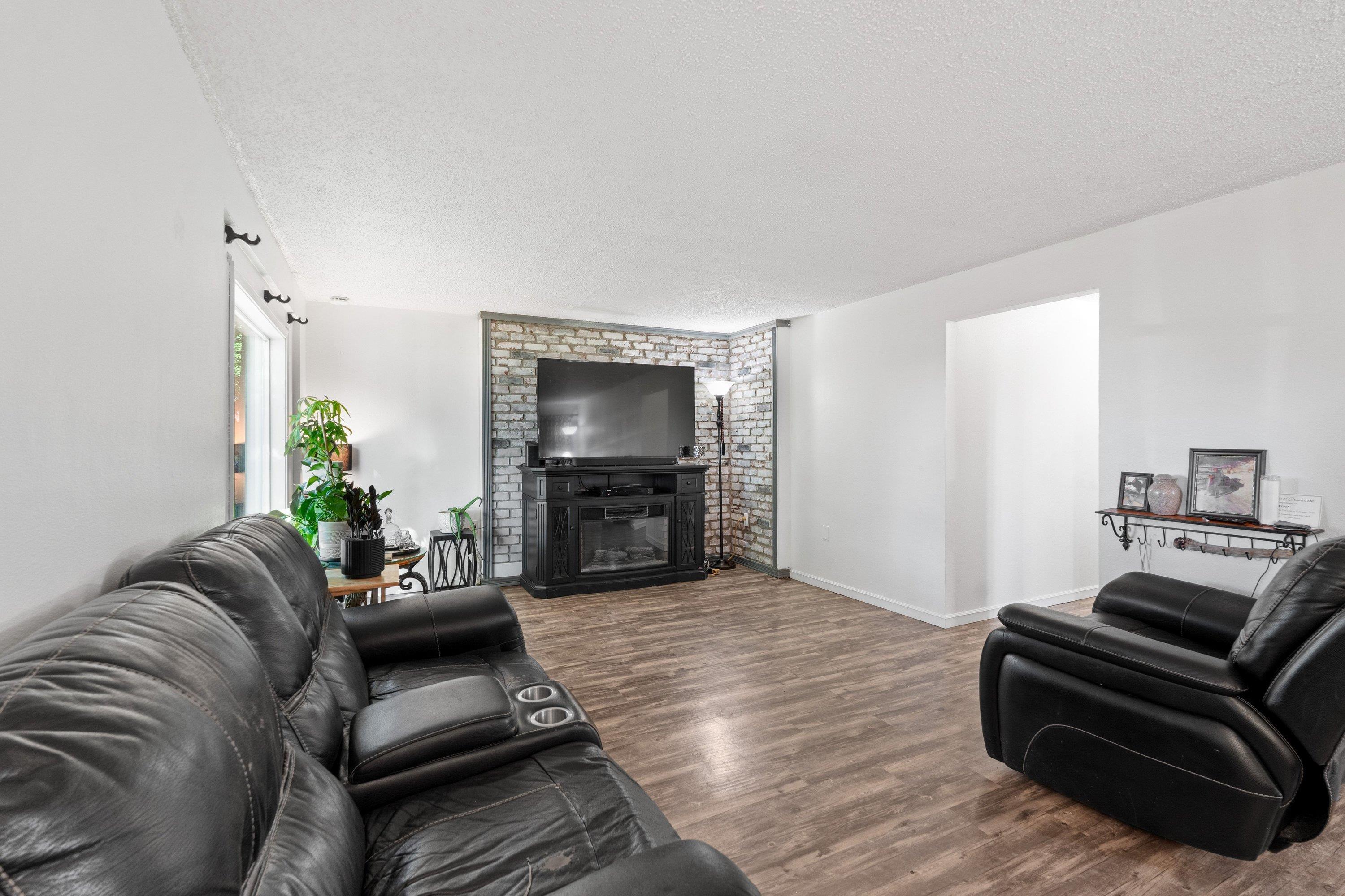 11019 E Empire Ave - Photo 6