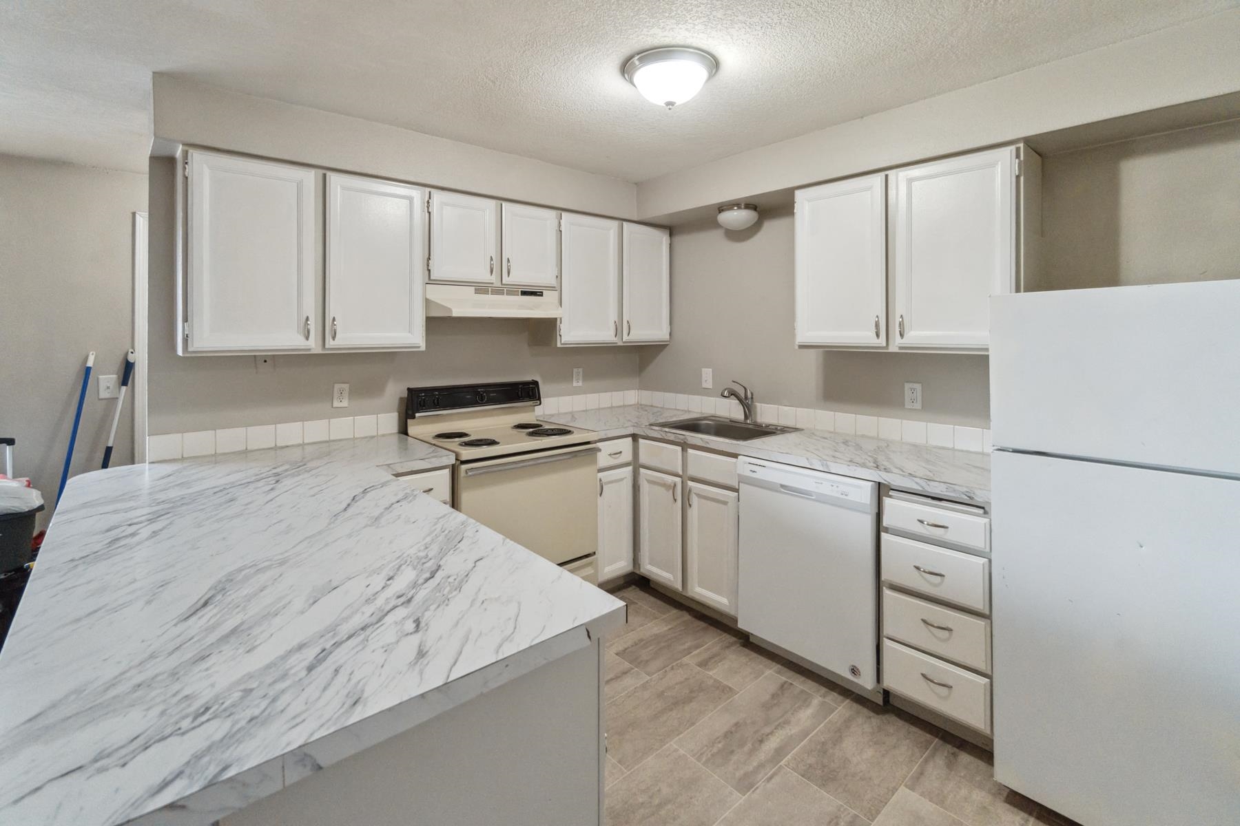 3203 N Smith St - Photo 22