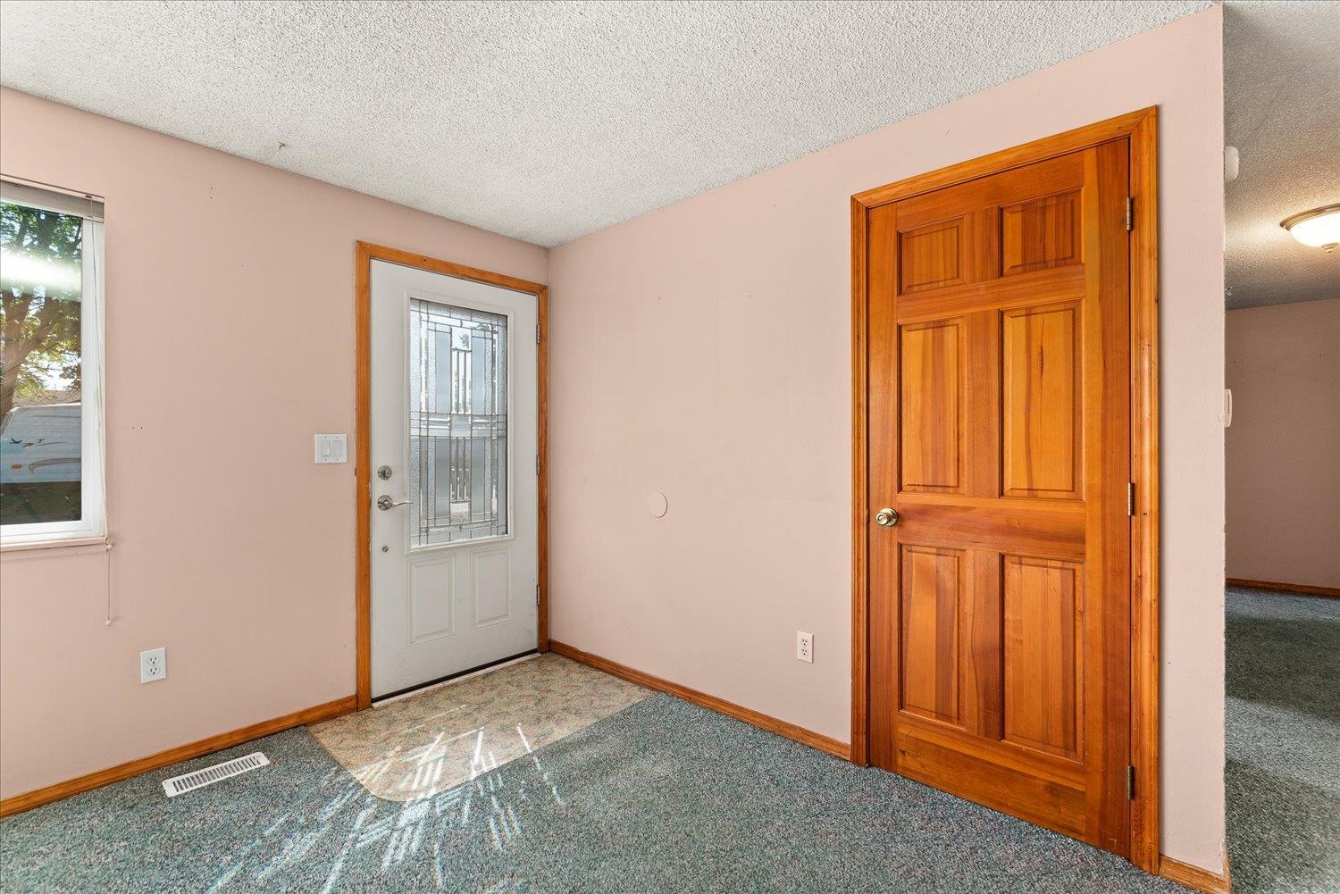 4605 N DARIN Rd - Photo 4
