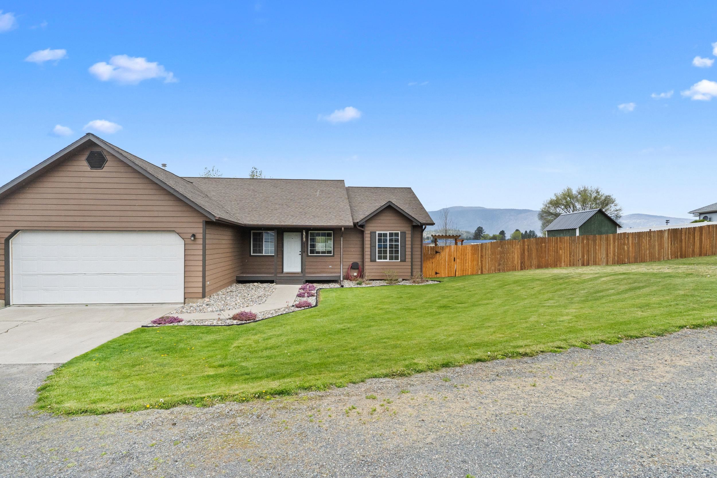 1350 Narcissus Ct - Photo 2