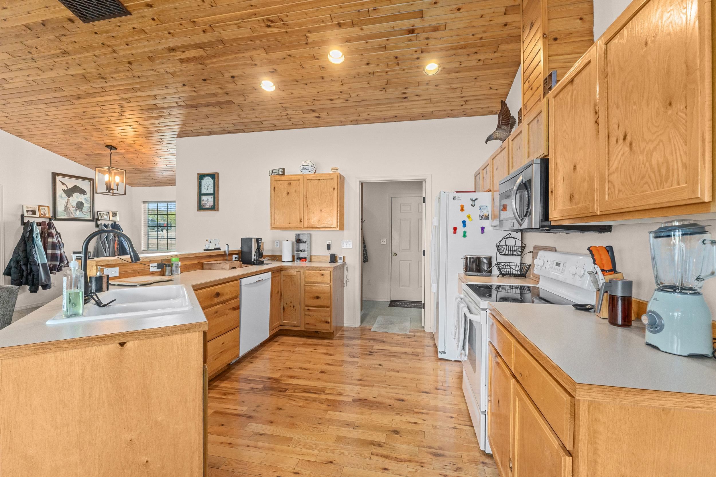 1350 Narcissus Ct - Photo 7