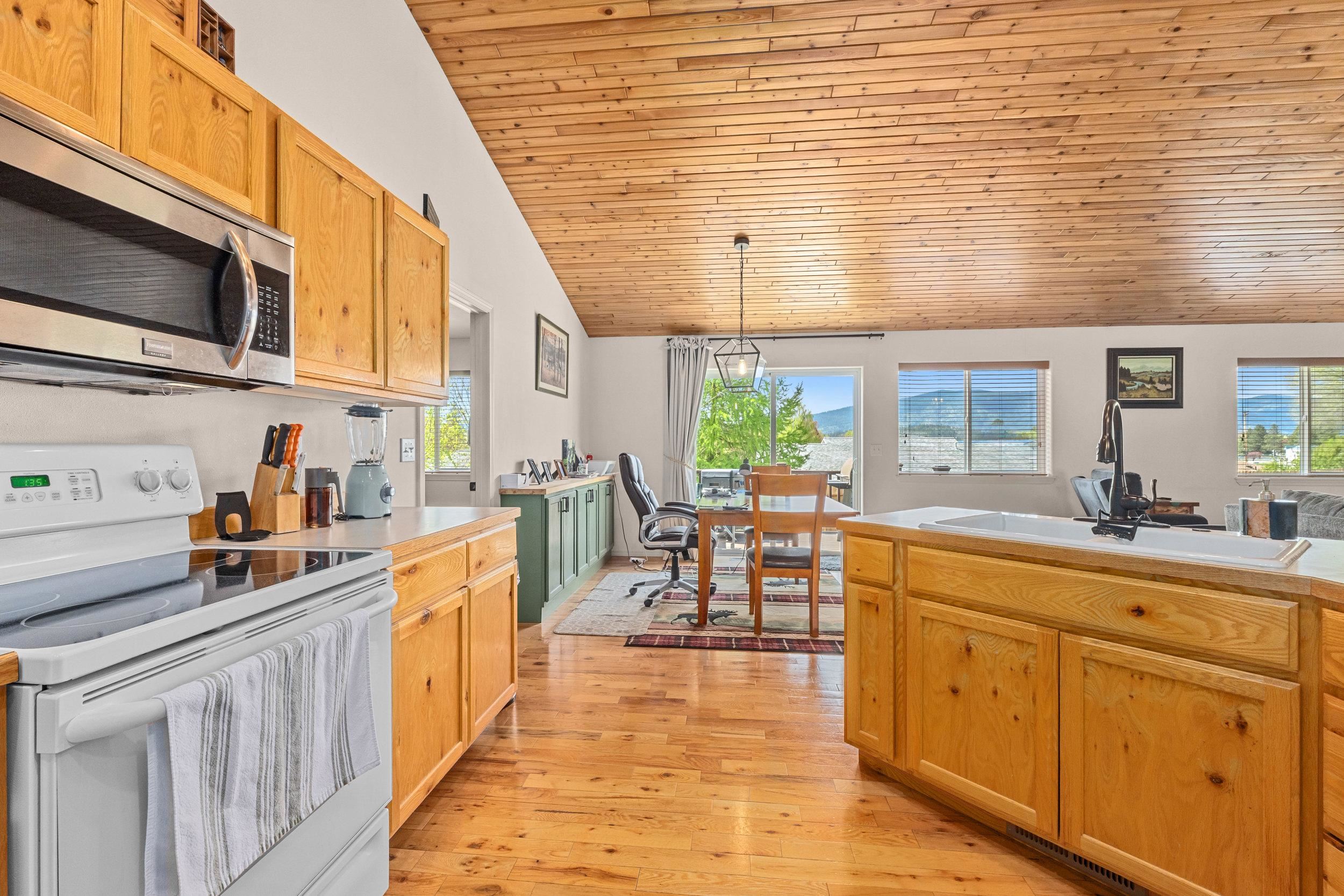 1350 Narcissus Ct - Photo 8