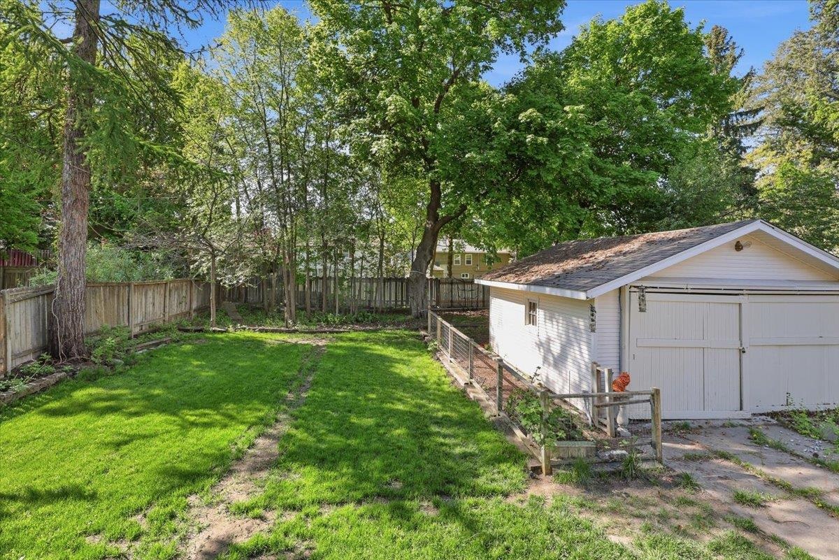 826 E 34th Ave - Photo 34