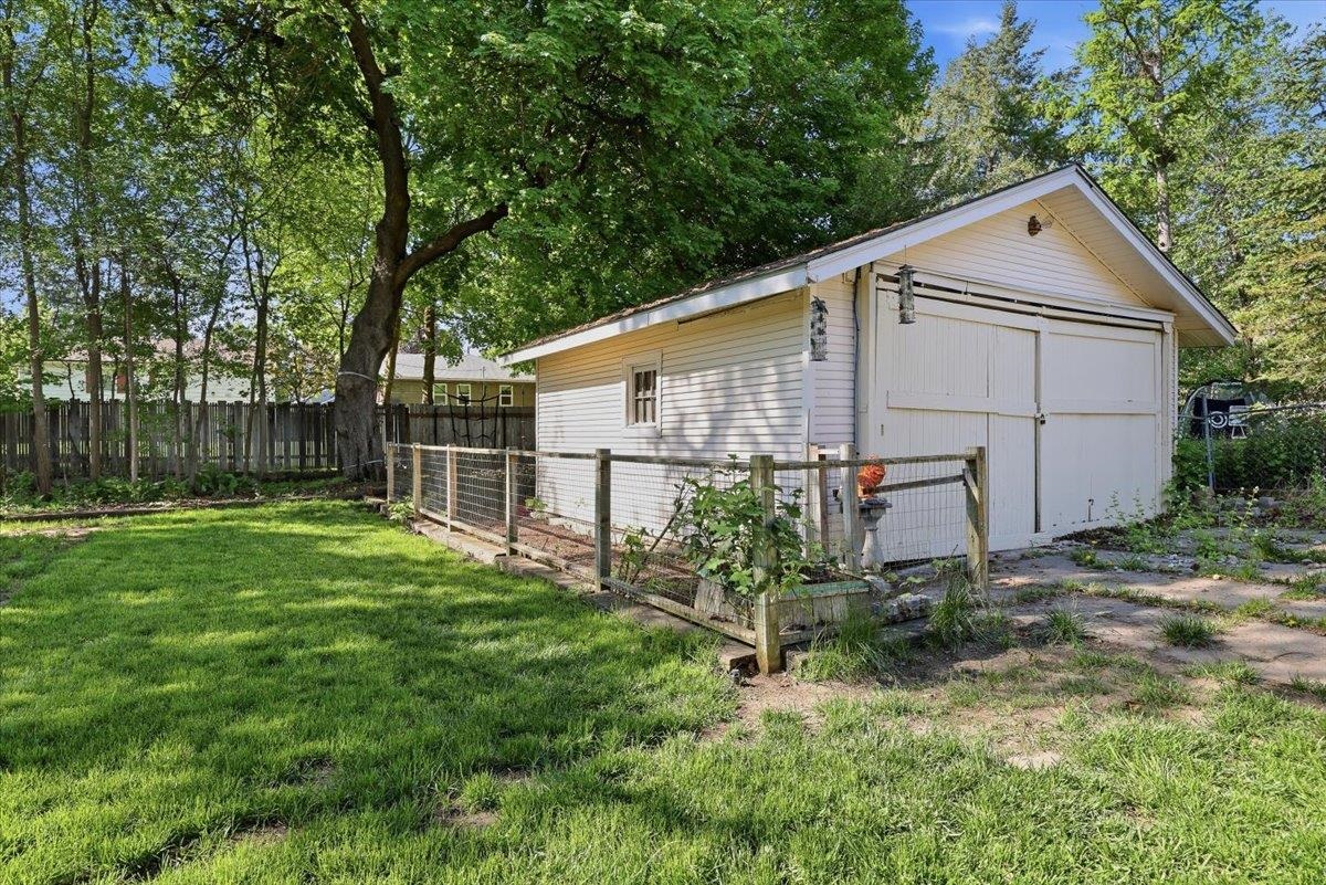 826 E 34th Ave - Photo 35