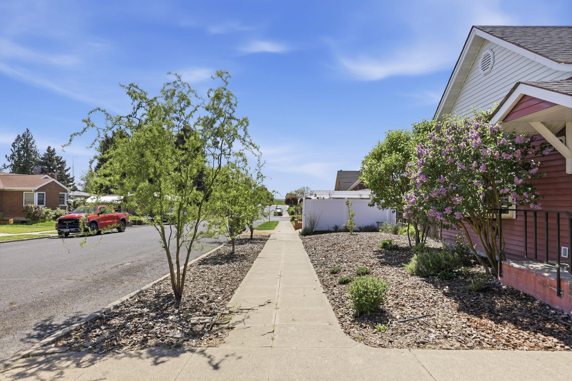 206 W 7th Ave - Photo 5