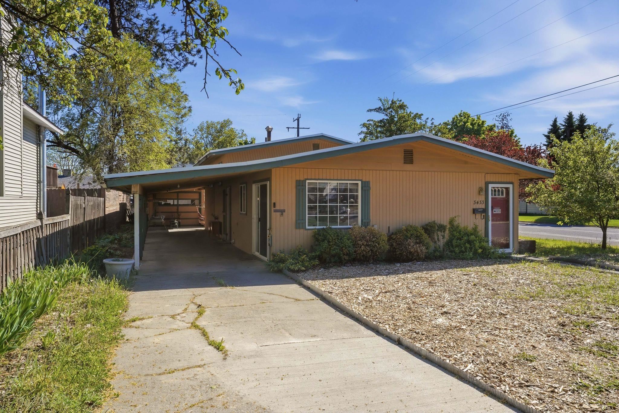 3433 W Hoffman Ave - Photo 2
