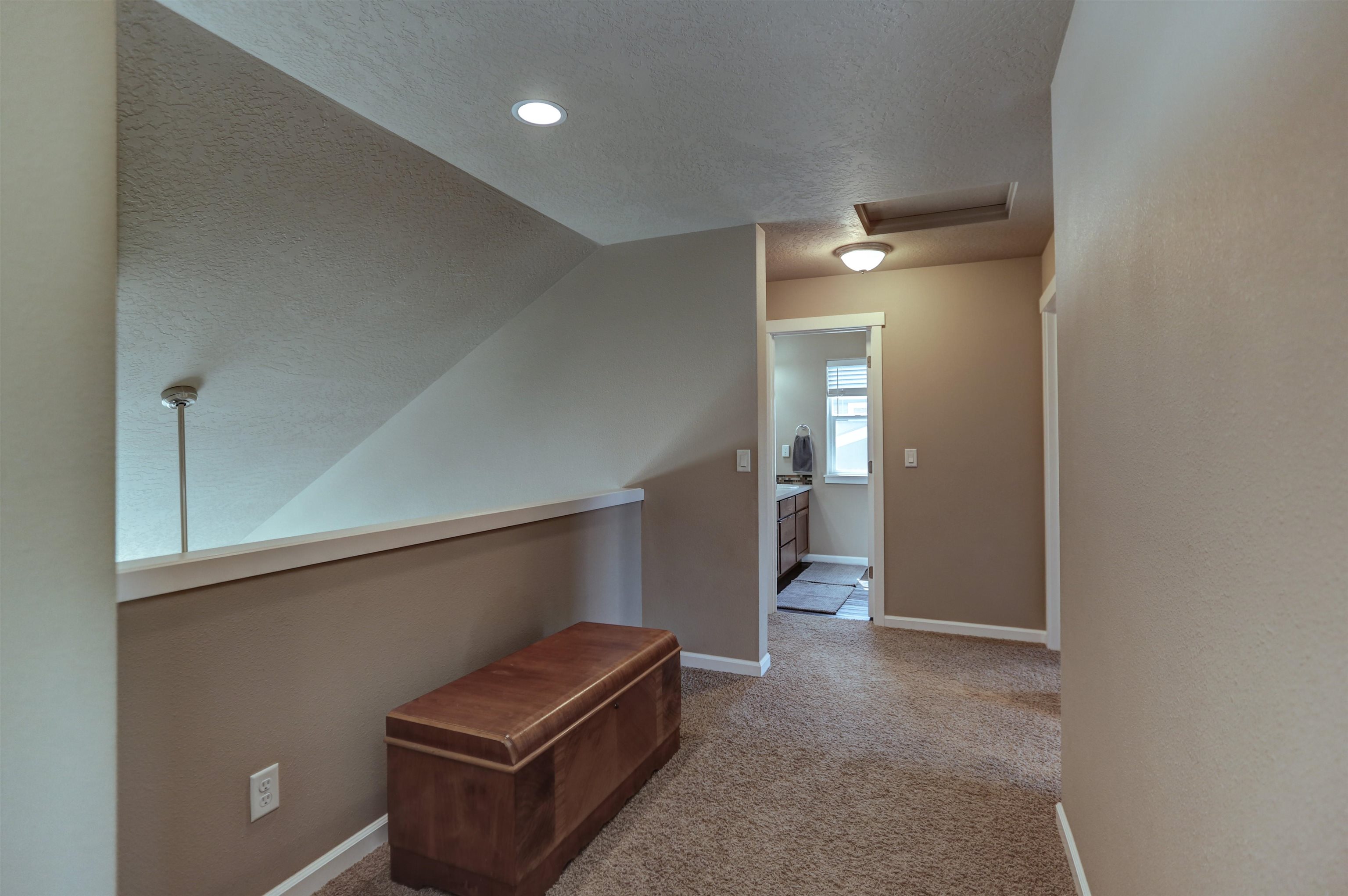 1880 N Winchester St - Photo 19