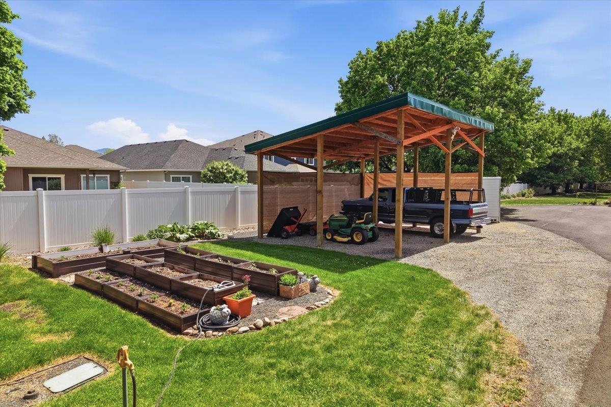 17510 E Montgomery Ave - Photo 50