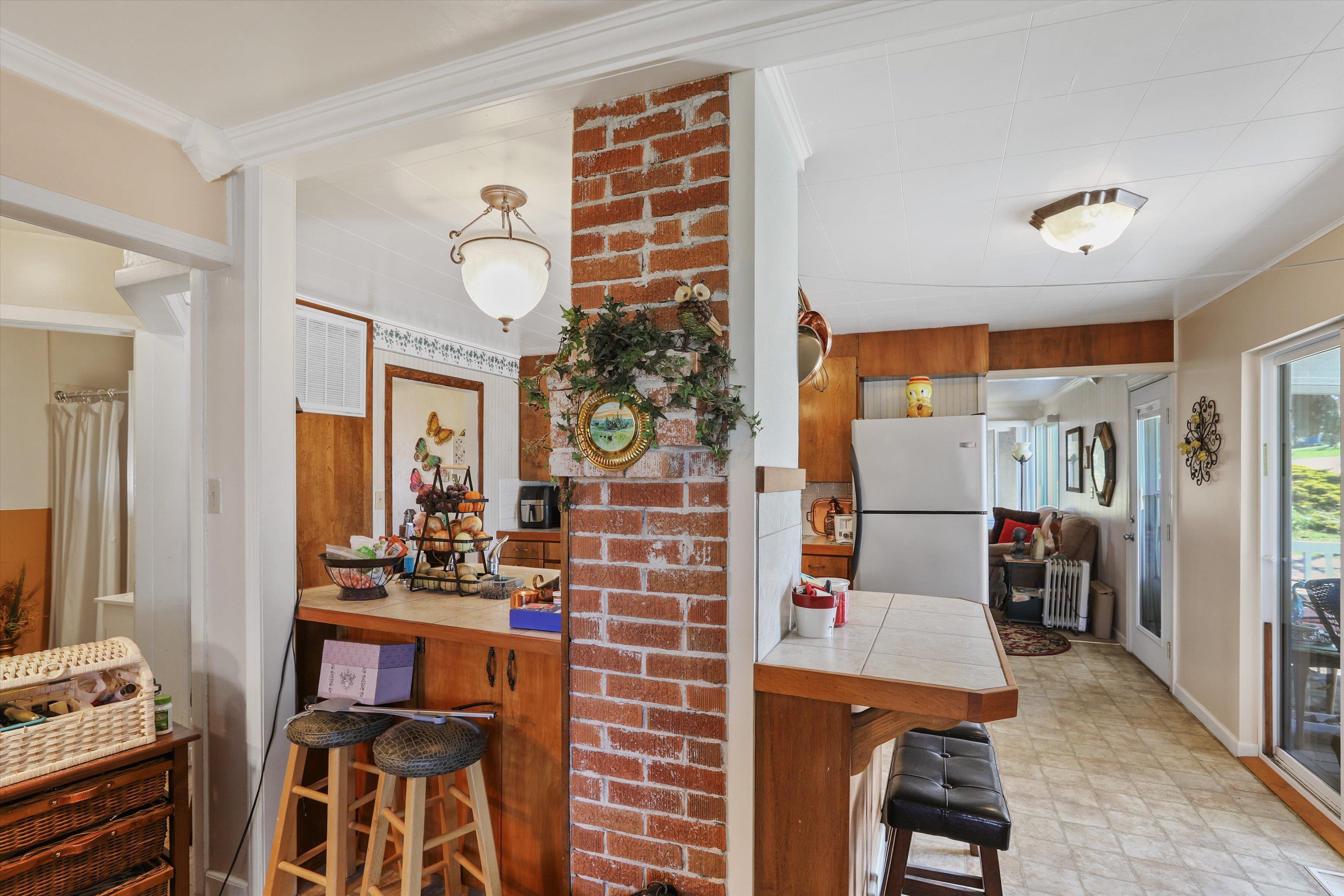 230 E 3rd St - Photo 12