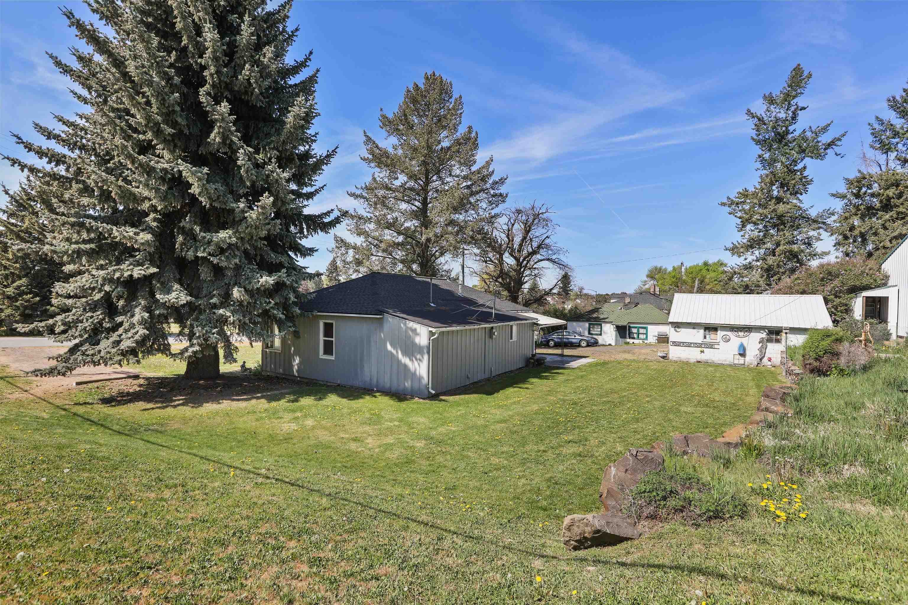 230 E 3rd St - Photo 22