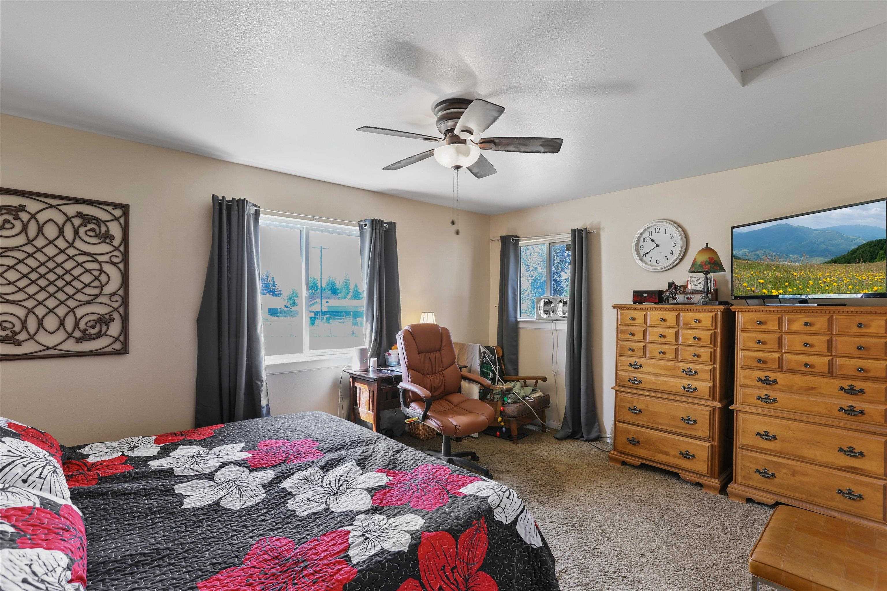 230 E 3rd St - Photo 5