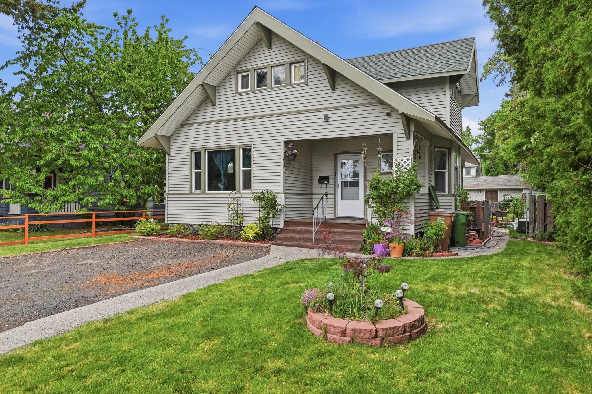 1018 W Grace Ave - Photo 1
