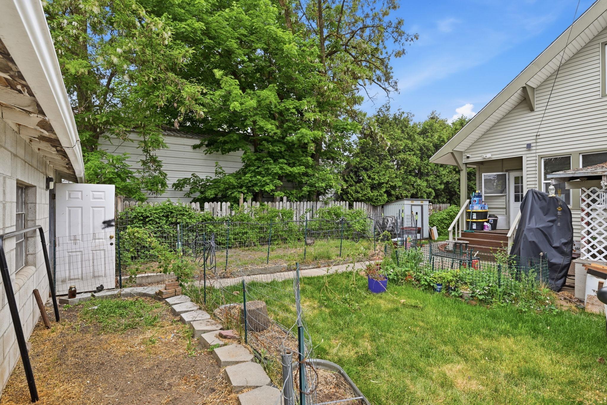 1018 W Grace Ave - Photo 37