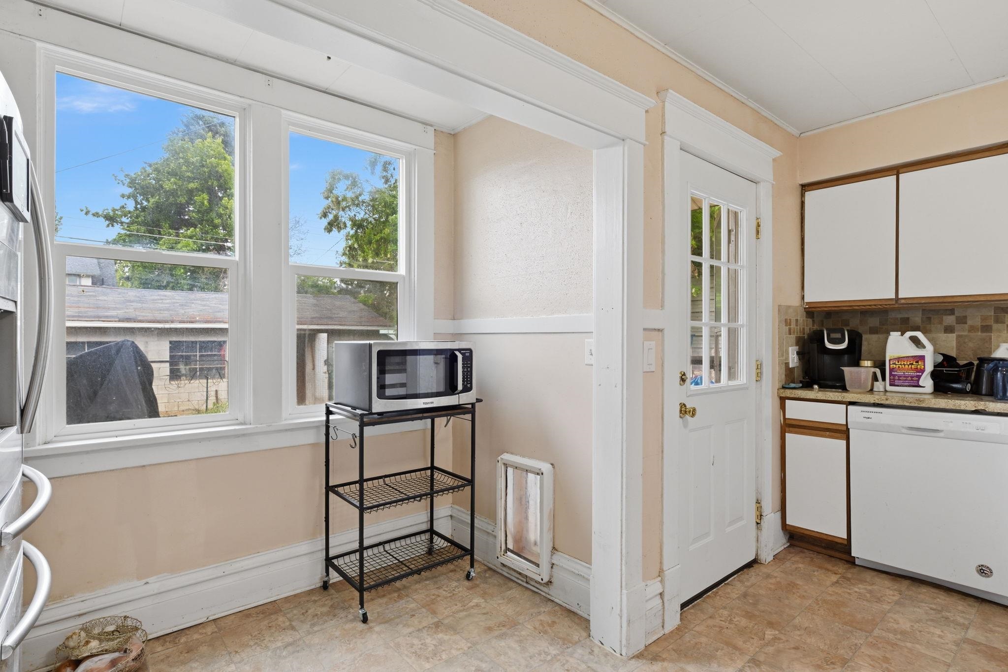 1018 W Grace Ave - Photo 8