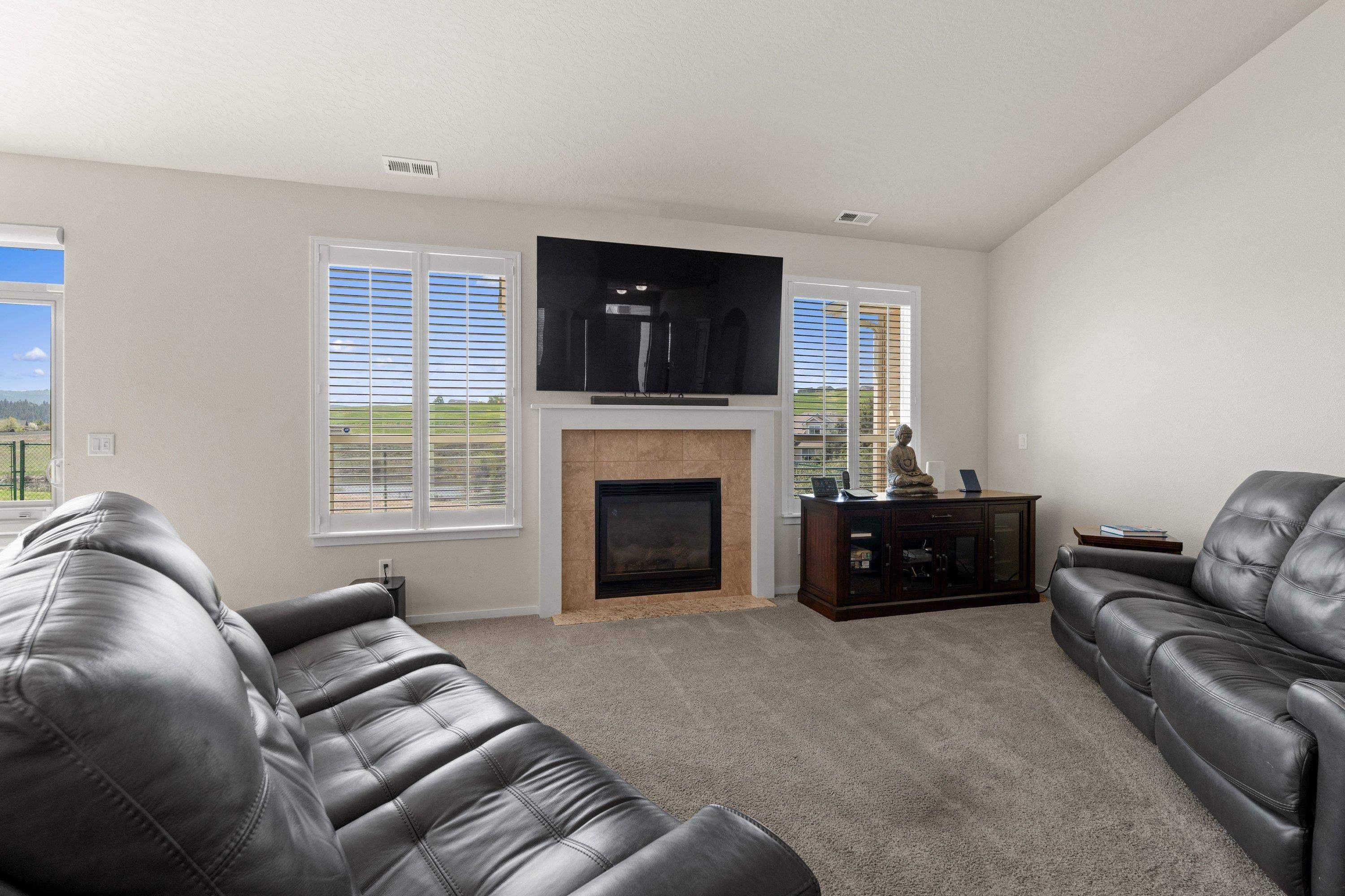 19016 E 15th Ave - Photo 21