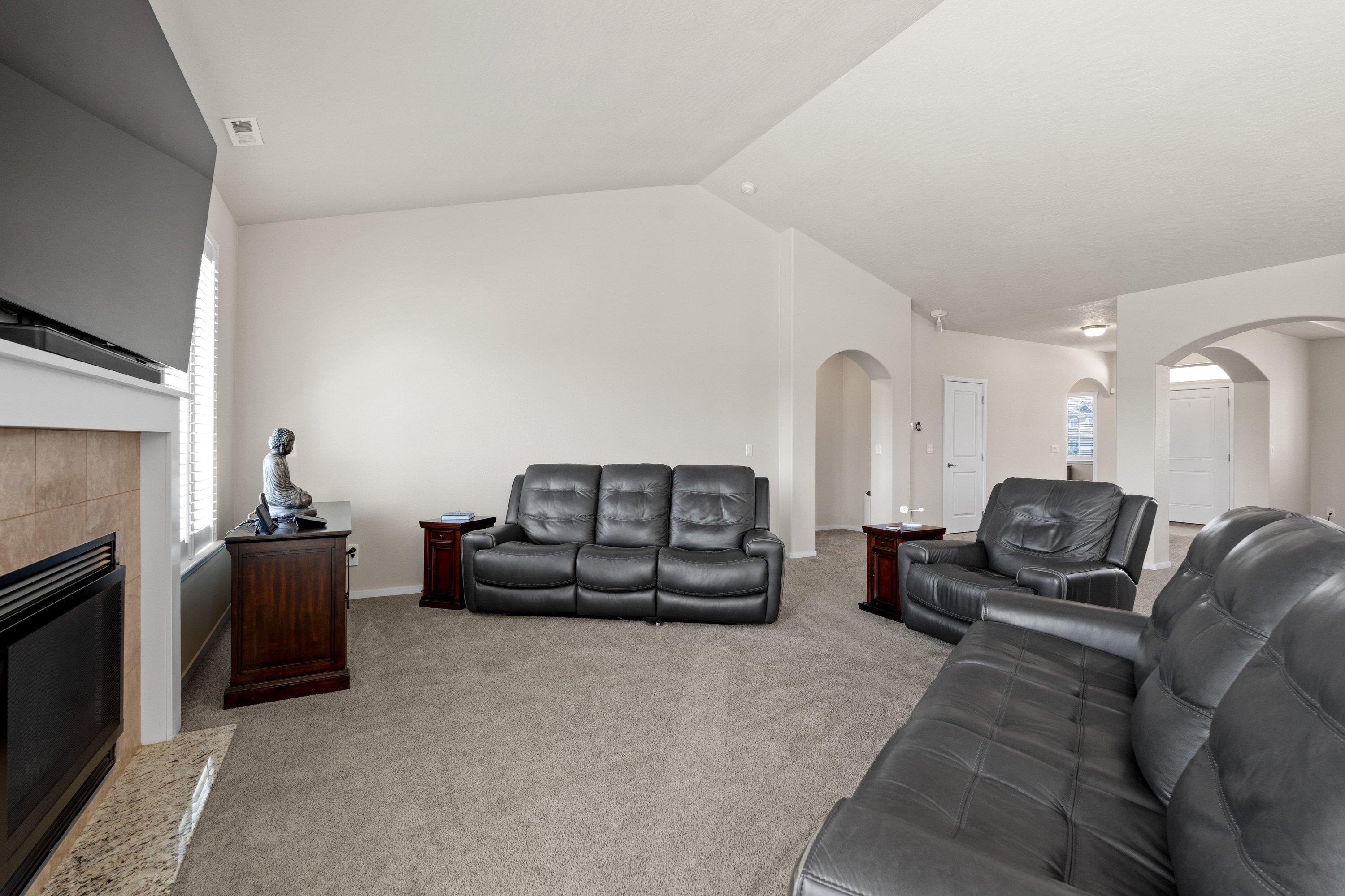 19016 E 15th Ave - Photo 22