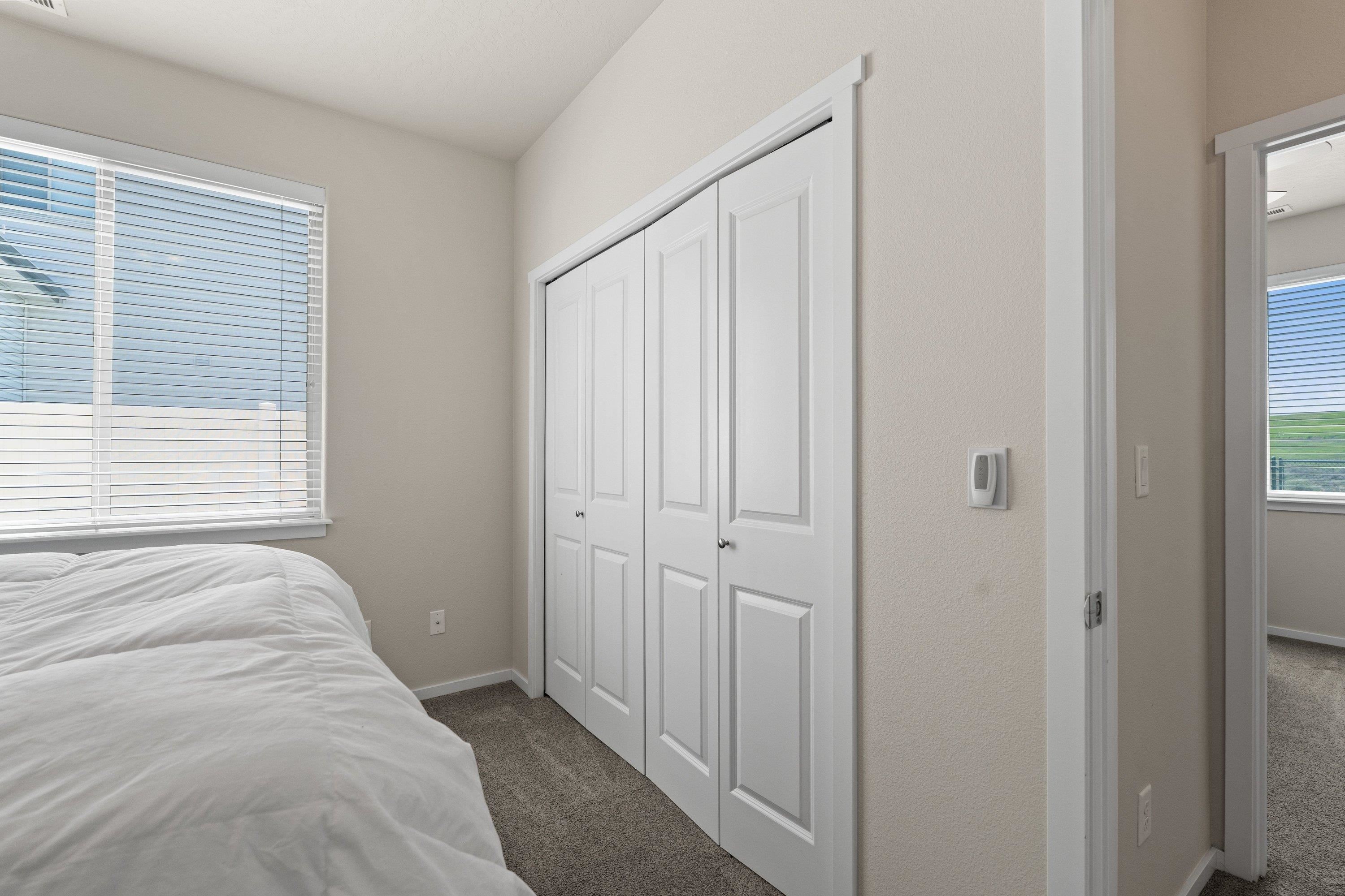 19016 E 15th Ave - Photo 32