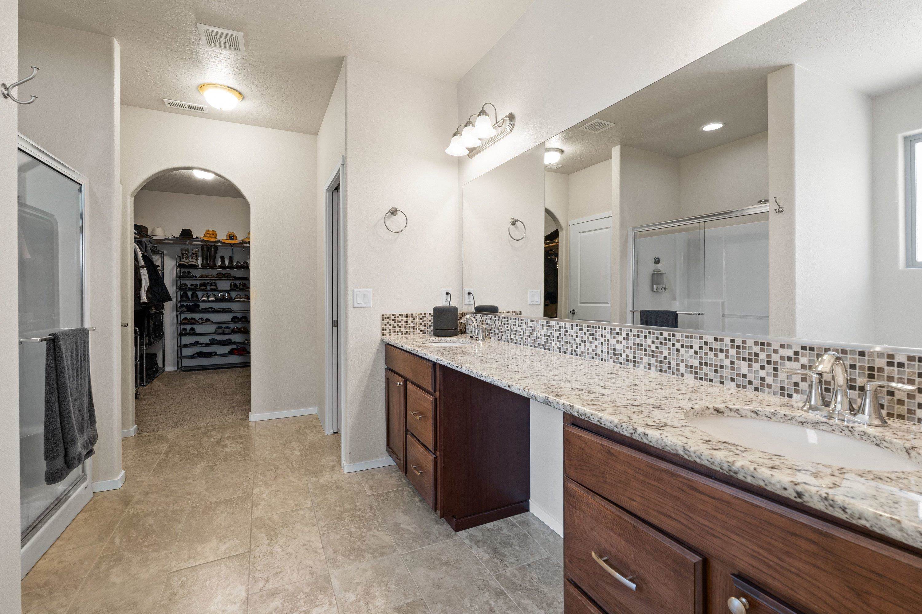 19016 E 15th Ave - Photo 35