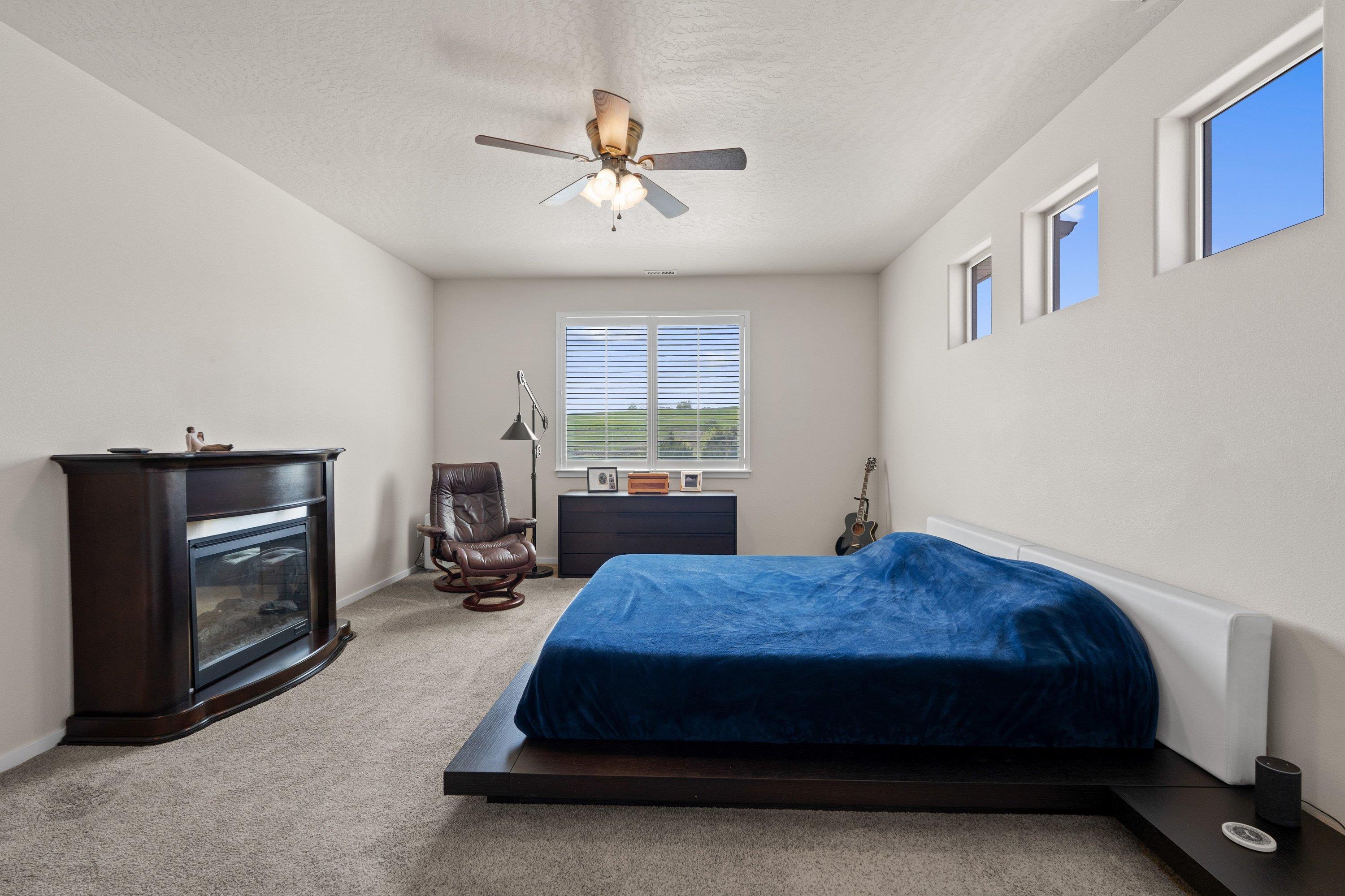 19016 E 15th Ave - Photo 39