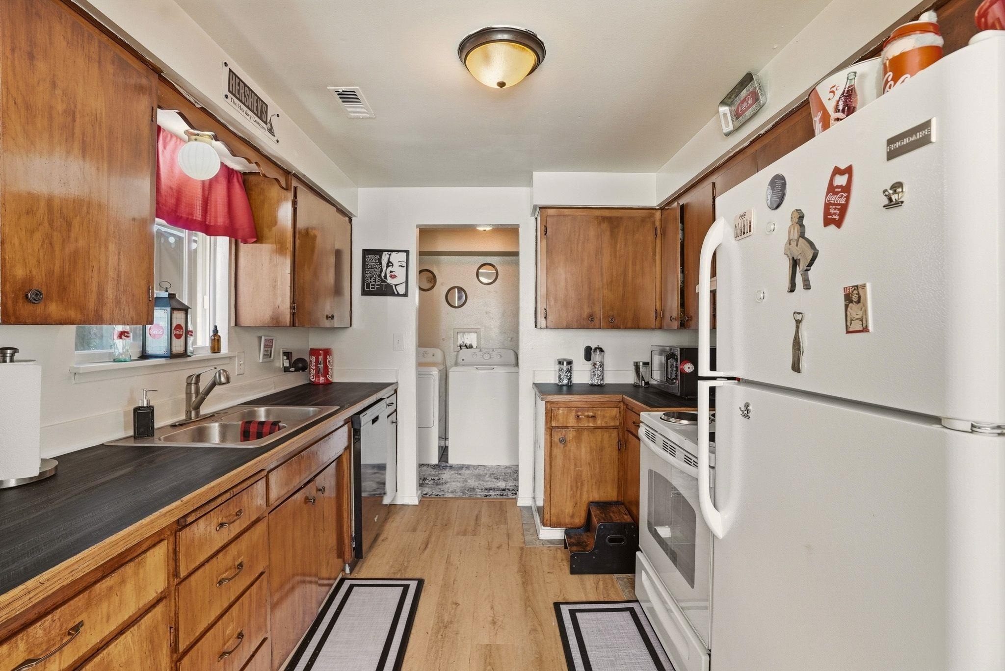 316 N Silver Lake Ave - Photo 13