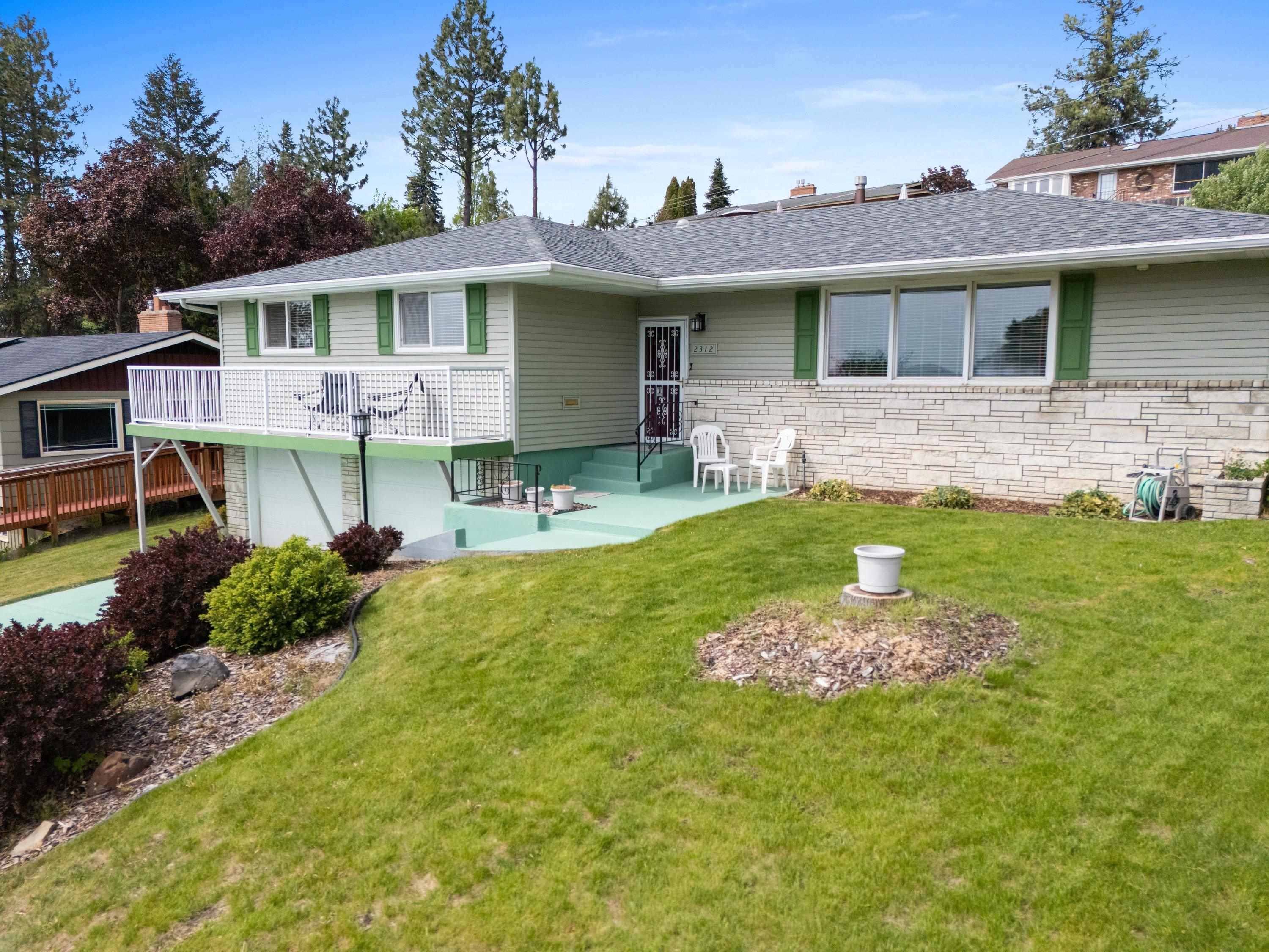 2312 W Woodside Ave - Photo 2