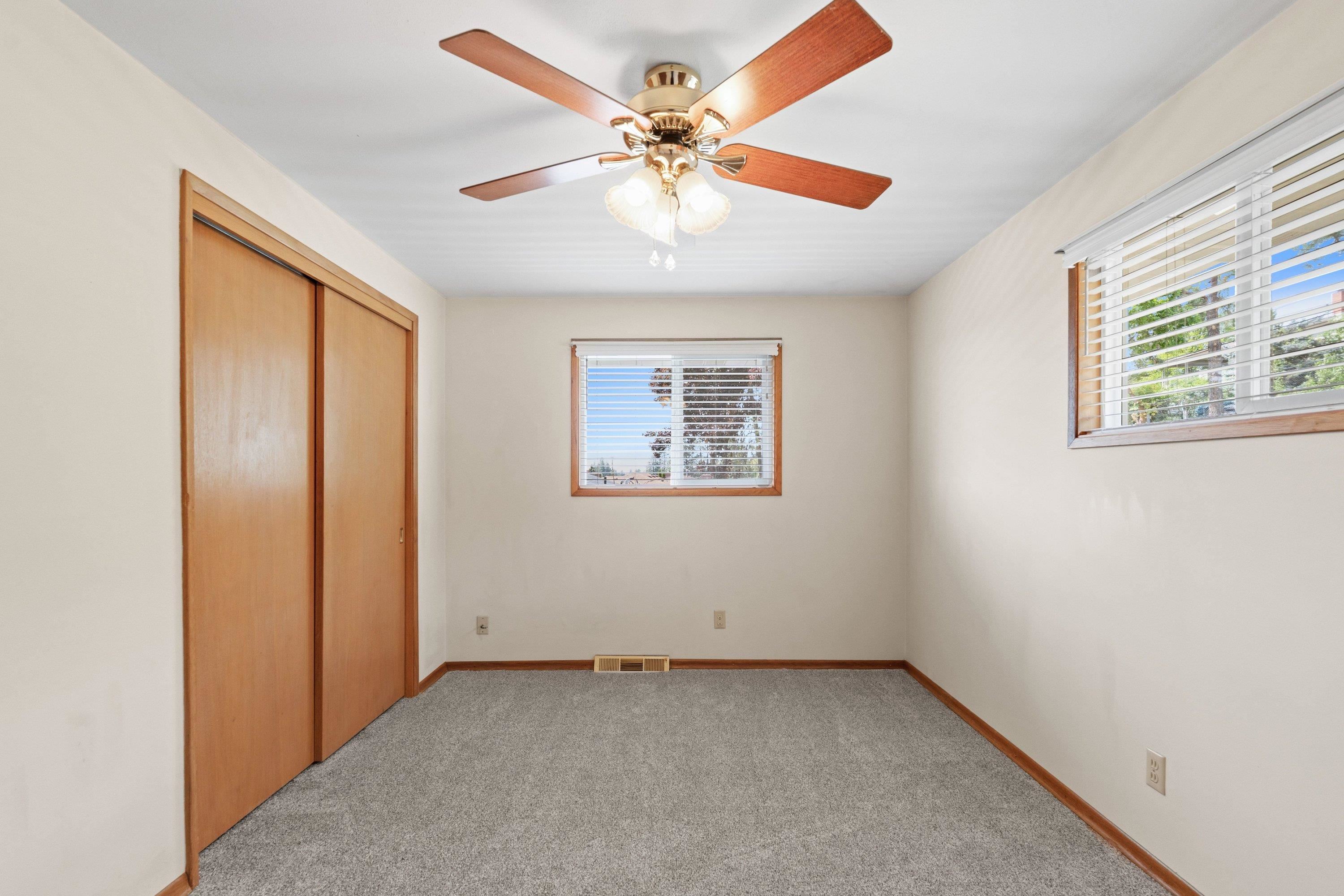 2312 W Woodside Ave - Photo 20
