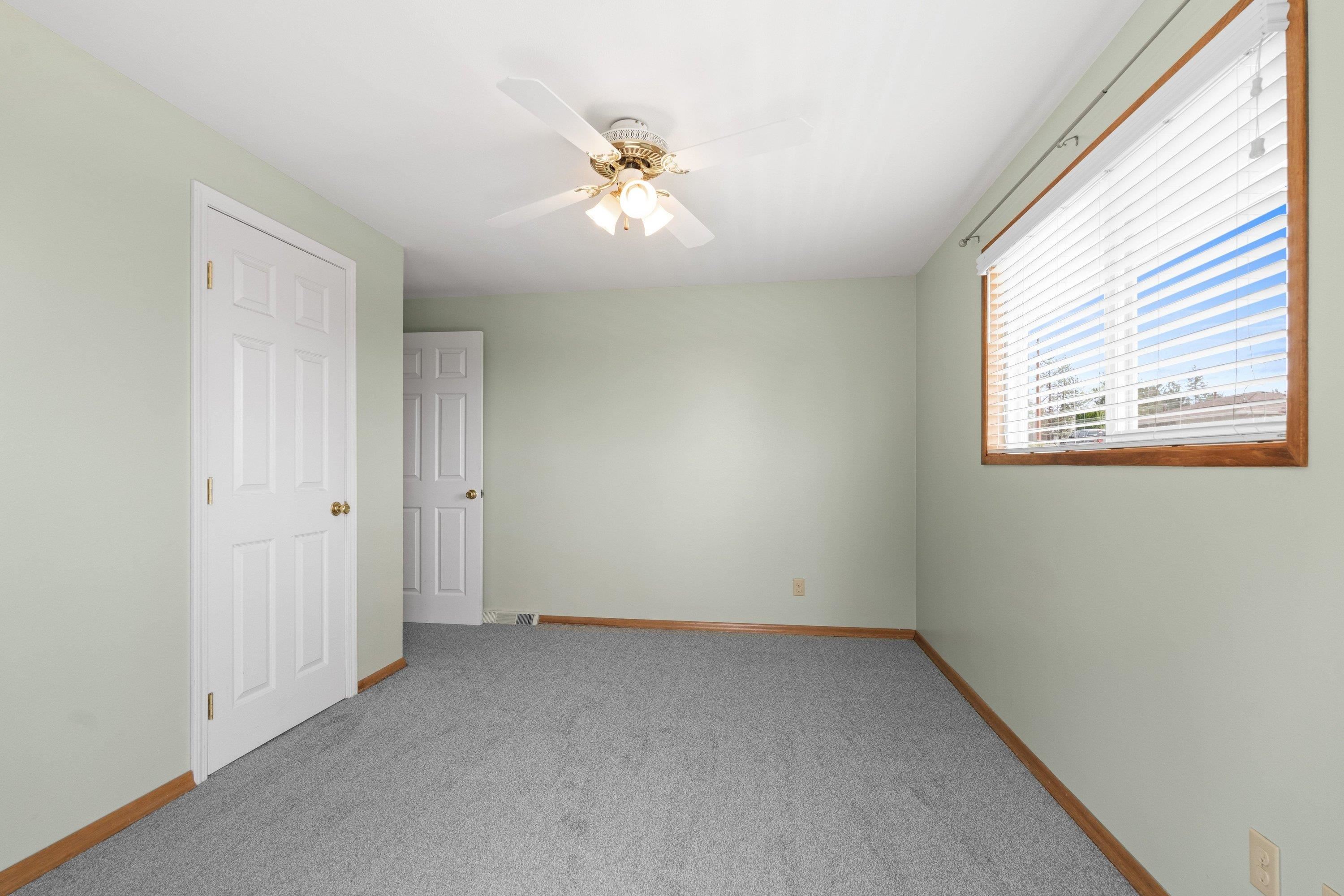 2312 W Woodside Ave - Photo 22