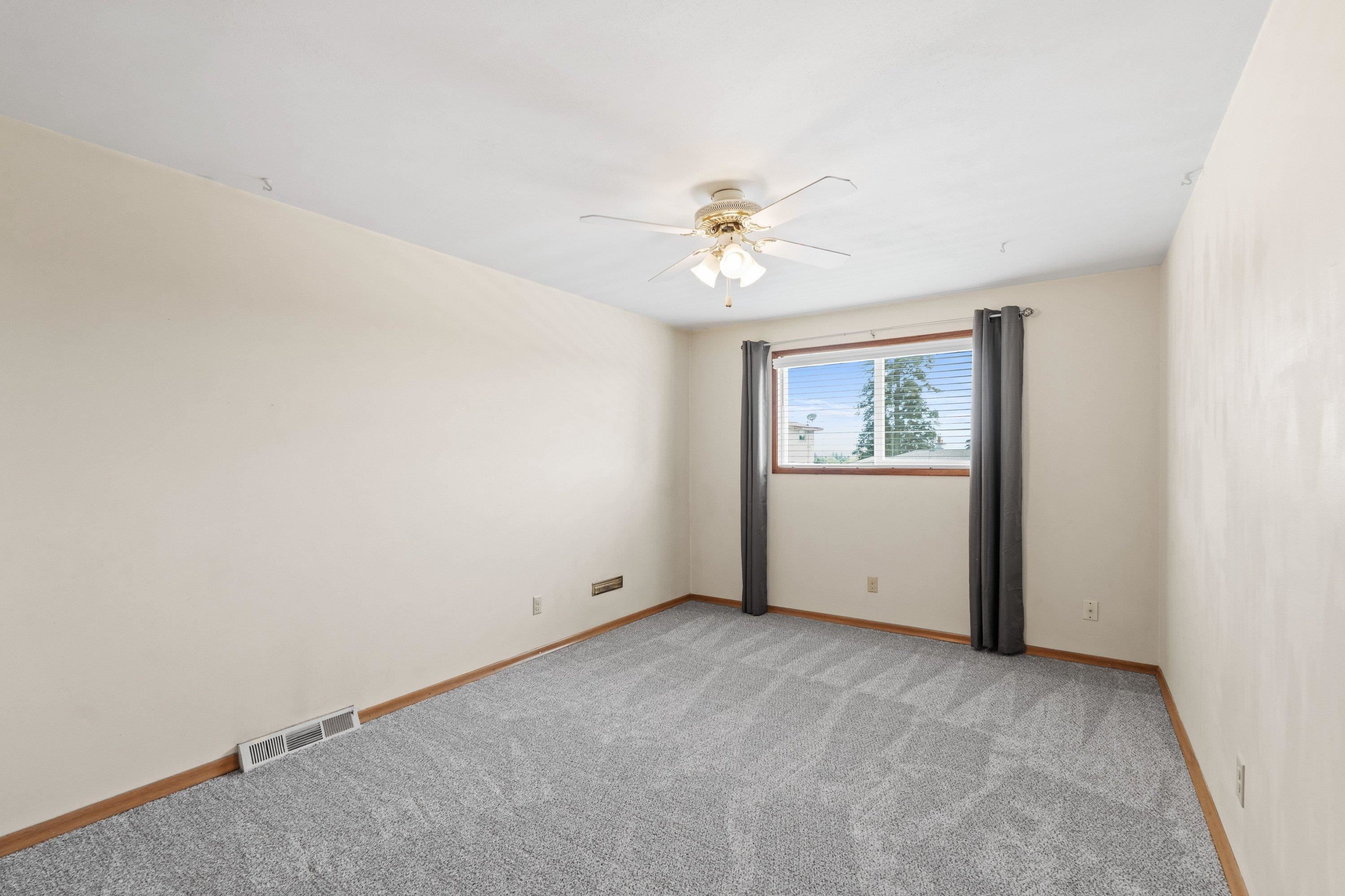 2312 W Woodside Ave - Photo 23