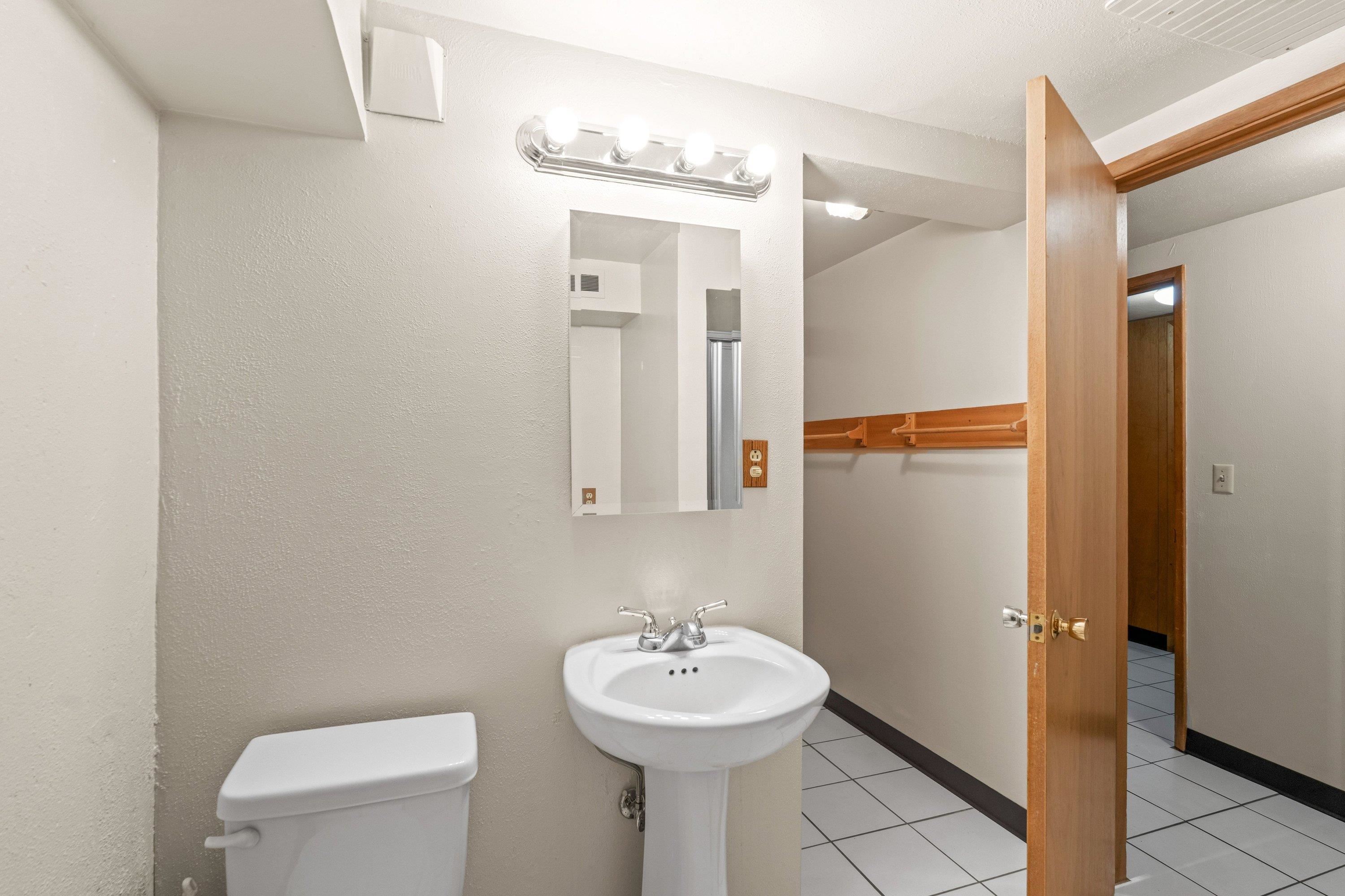 2312 W Woodside Ave - Photo 25