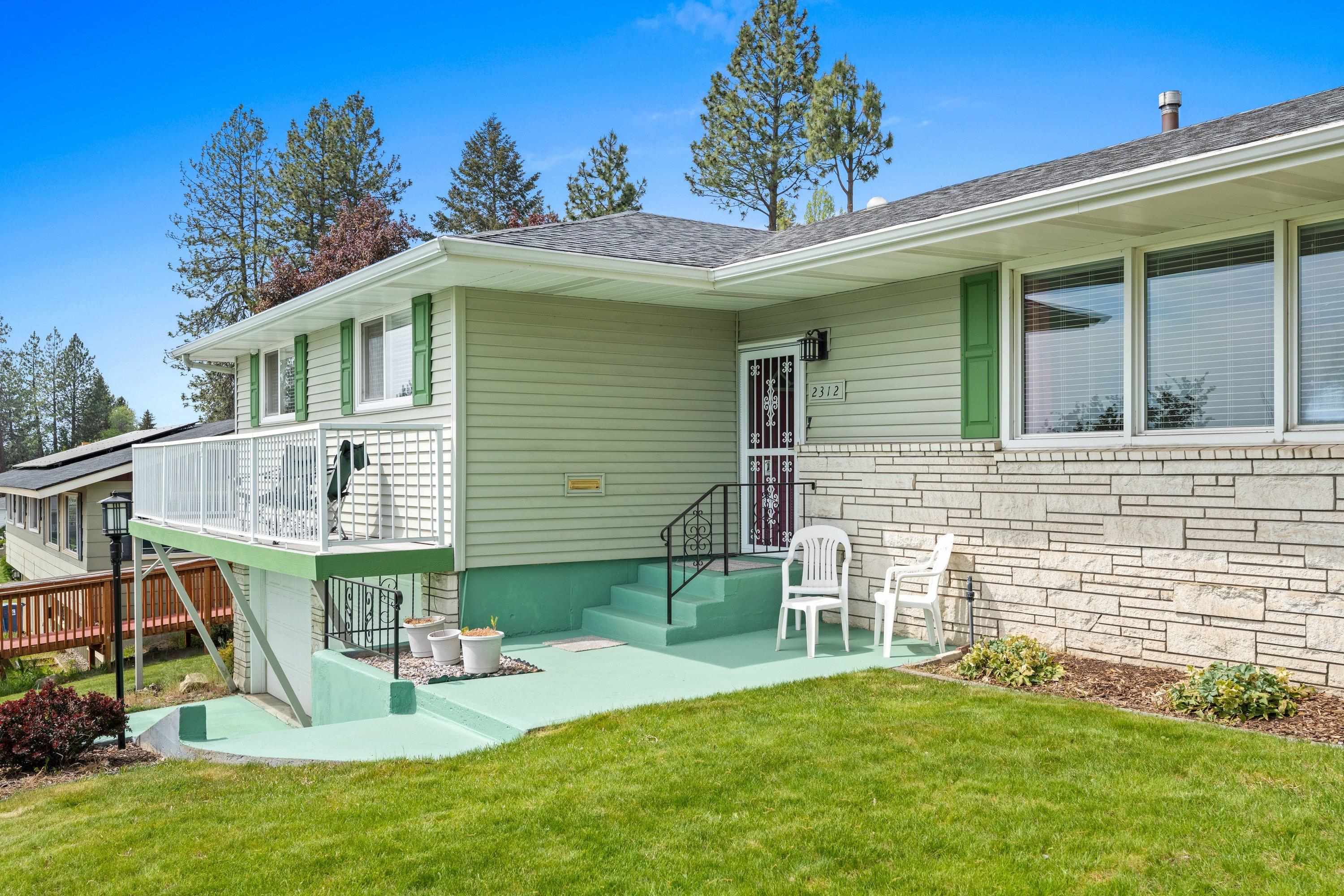 2312 W Woodside Ave - Photo 4