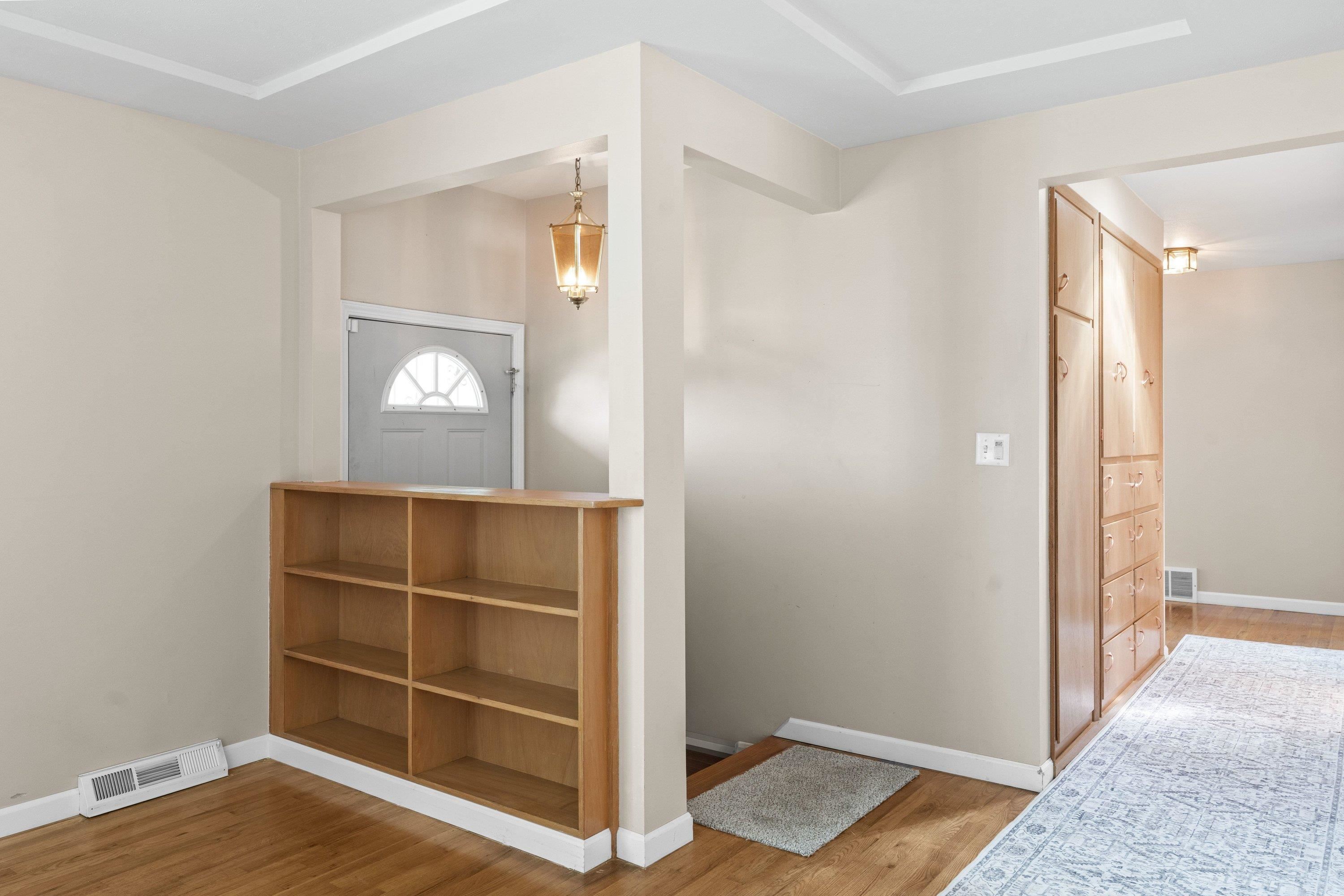 2312 W Woodside Ave - Photo 7