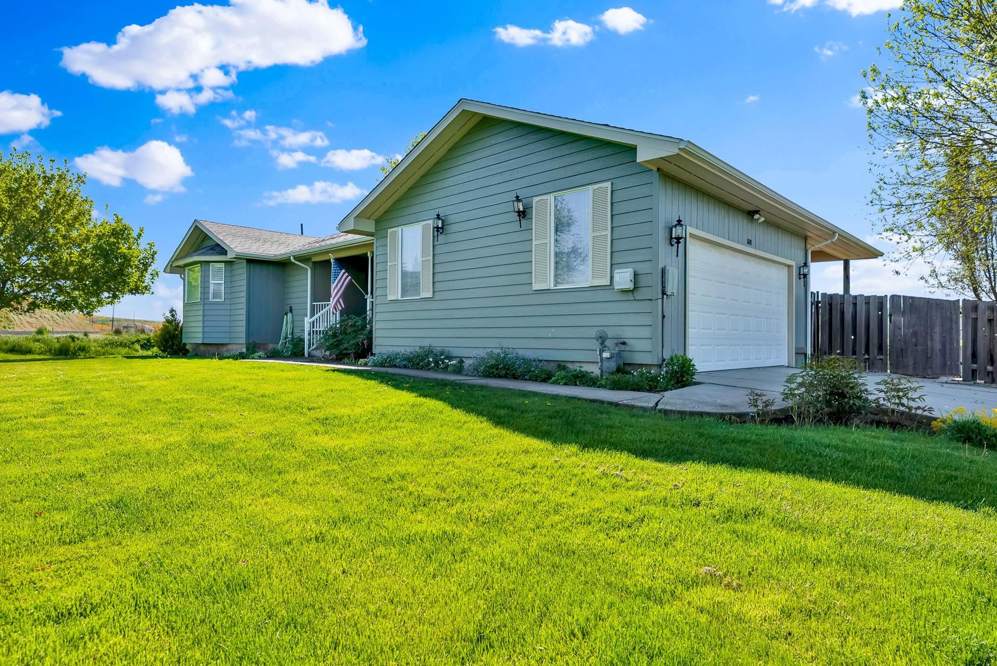 601 Tomeo Ct - Photo 2