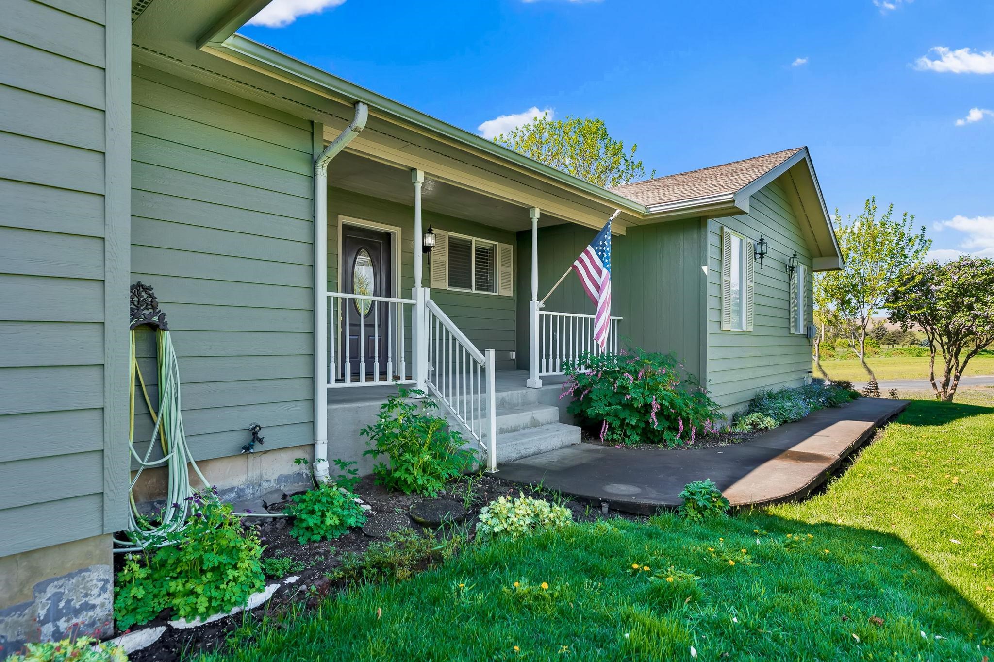 601 Tomeo Ct - Photo 3