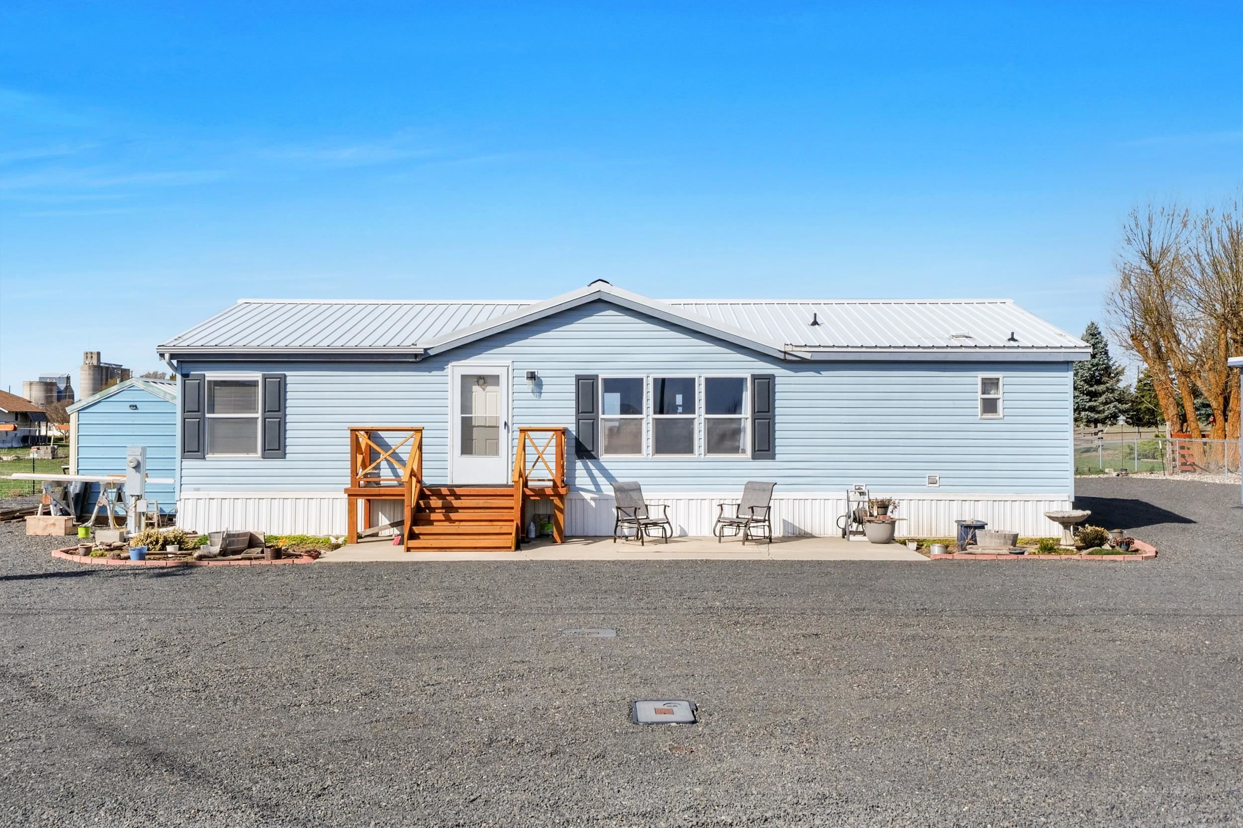 365 NE Adams Rd - Photo 1