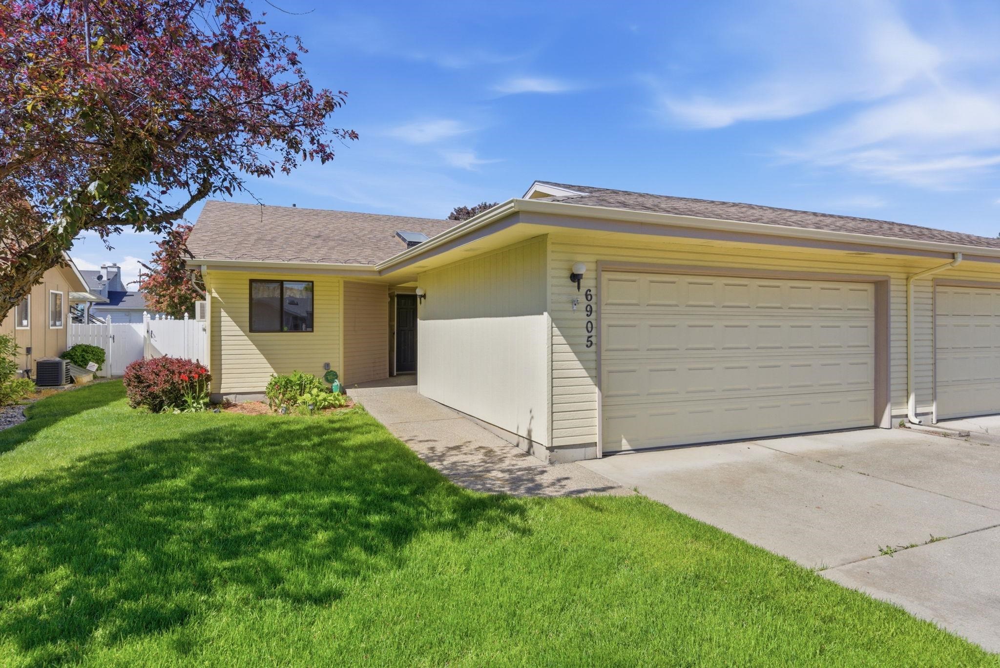 6905 N Hamilton Rd - Photo 1