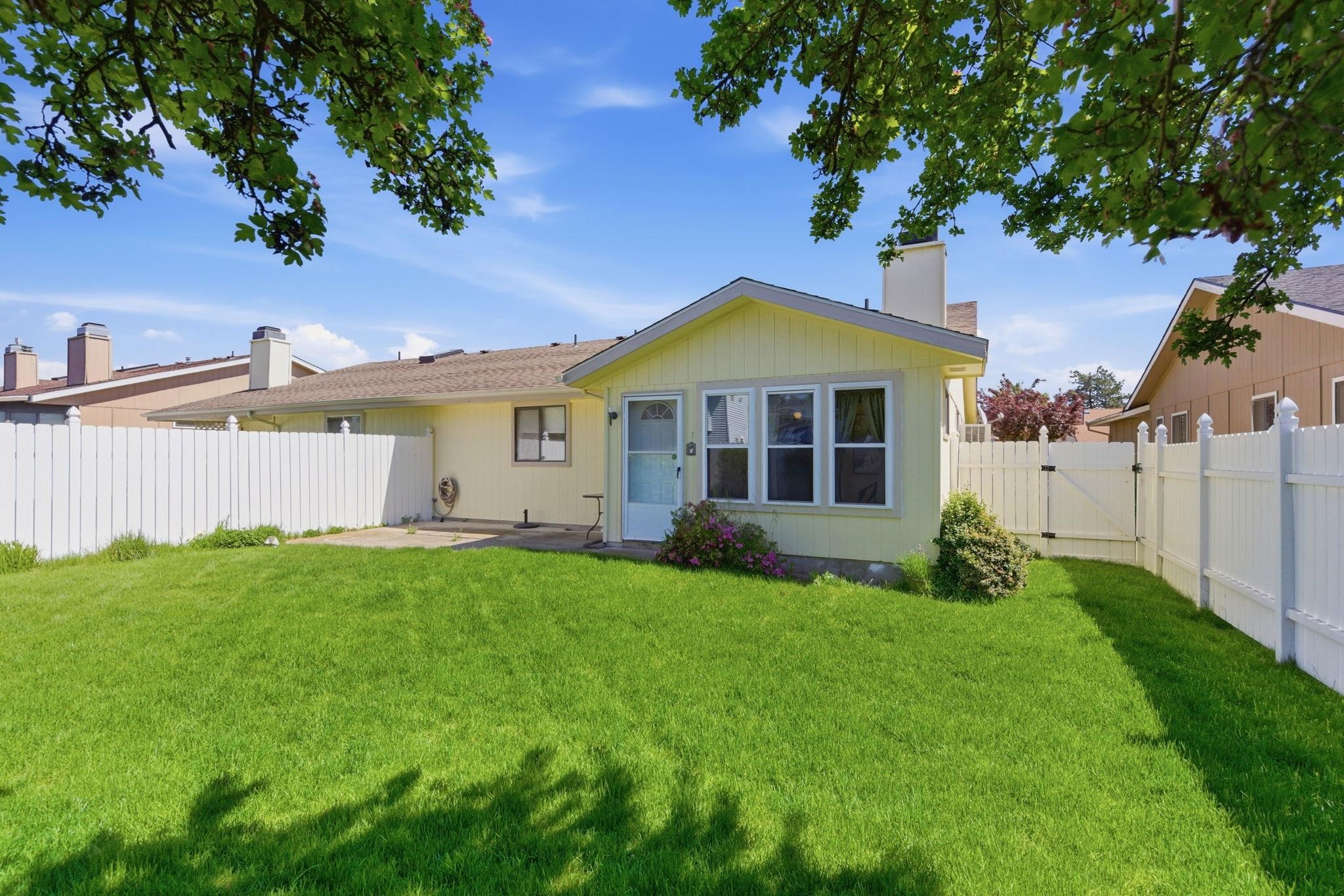 6905 N Hamilton Rd - Photo 2
