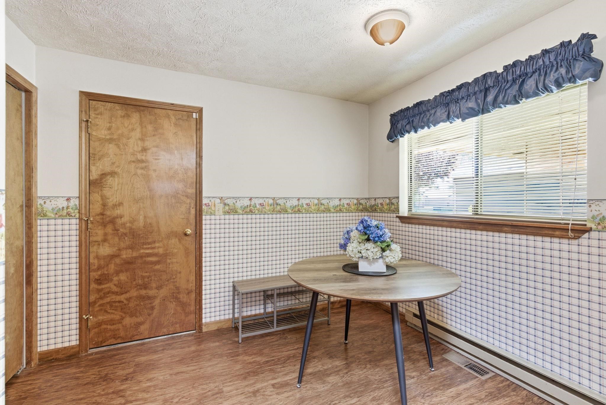 6905 N Hamilton Rd - Photo 17
