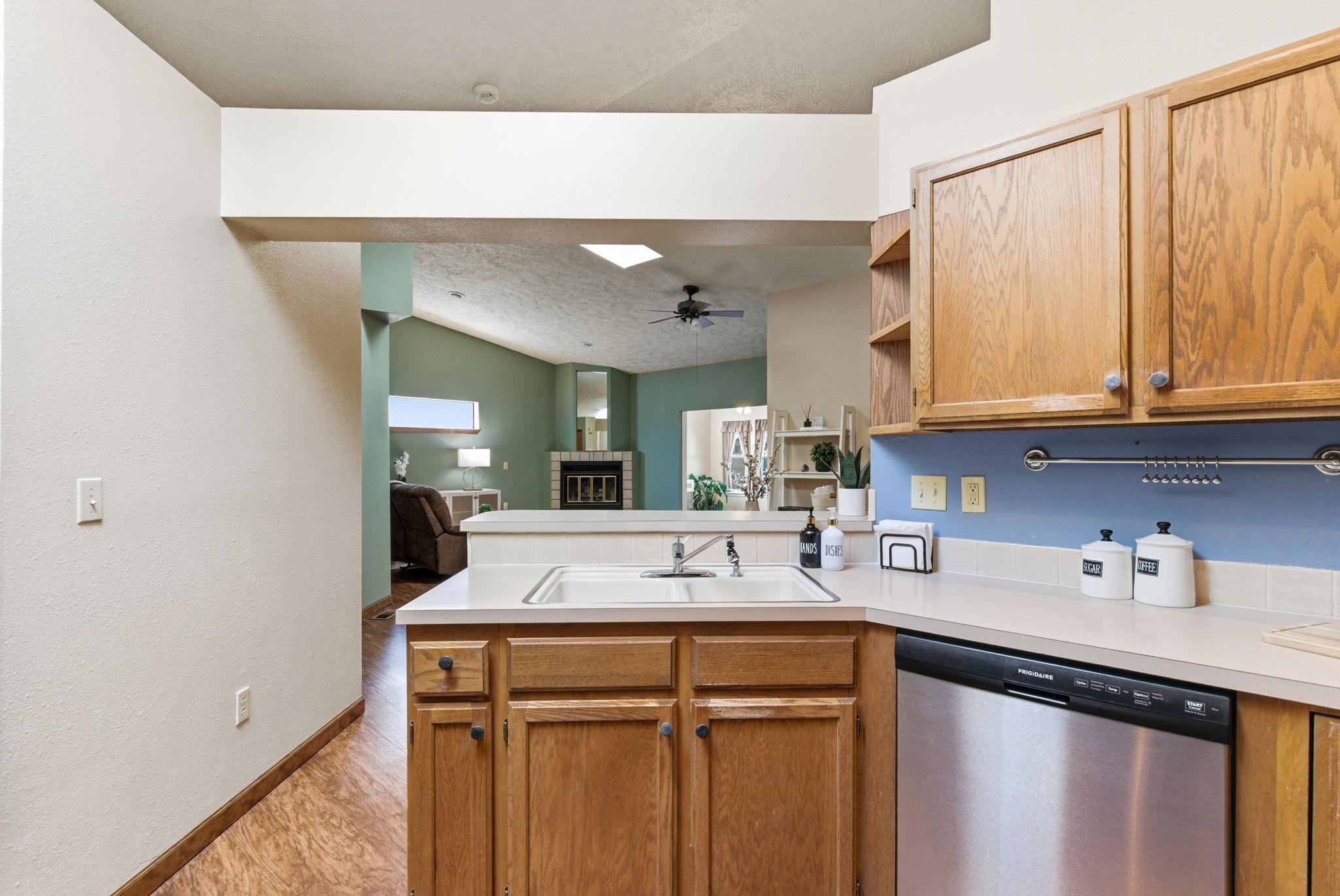 6905 N Hamilton Rd - Photo 19