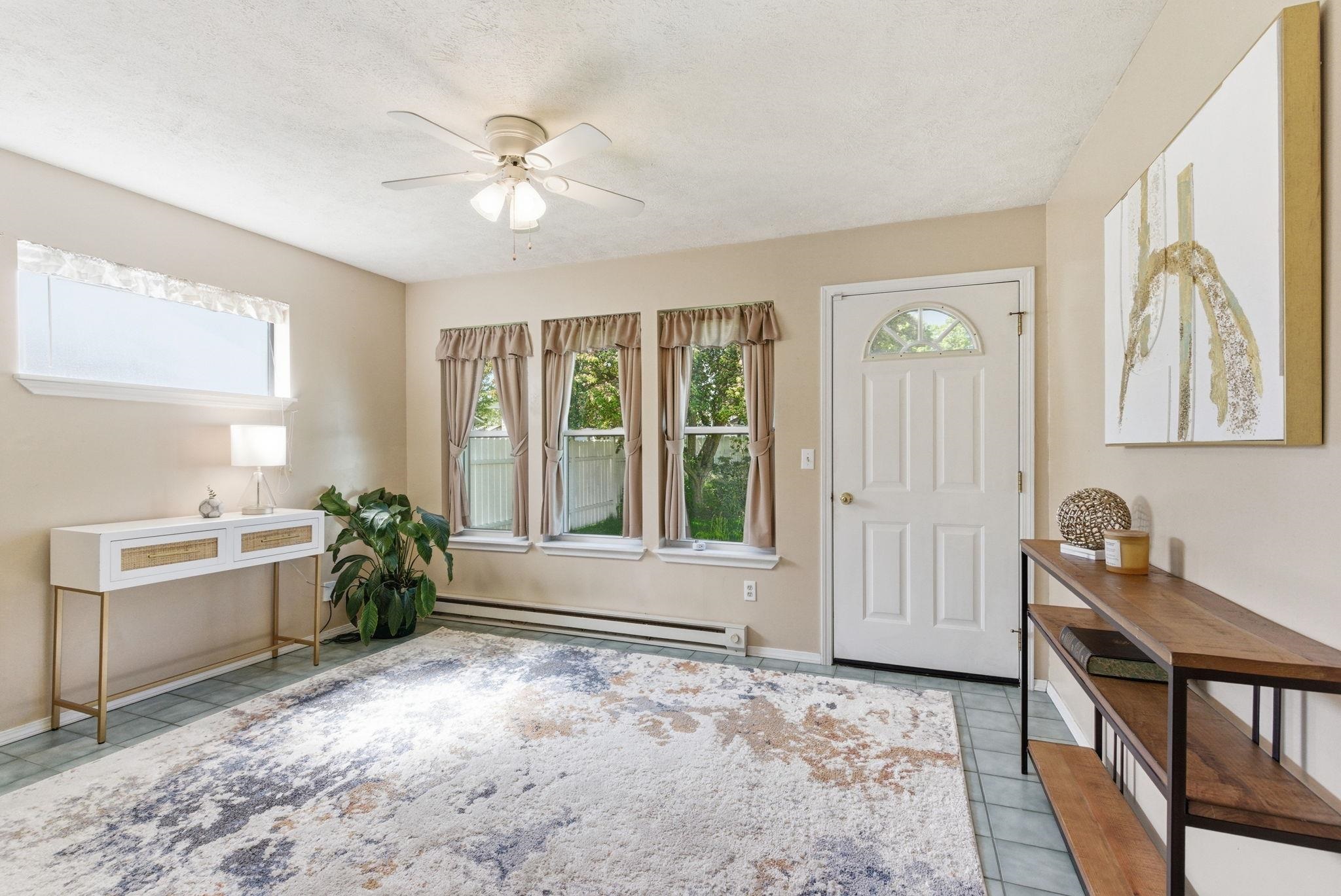 6905 N Hamilton Rd - Photo 8