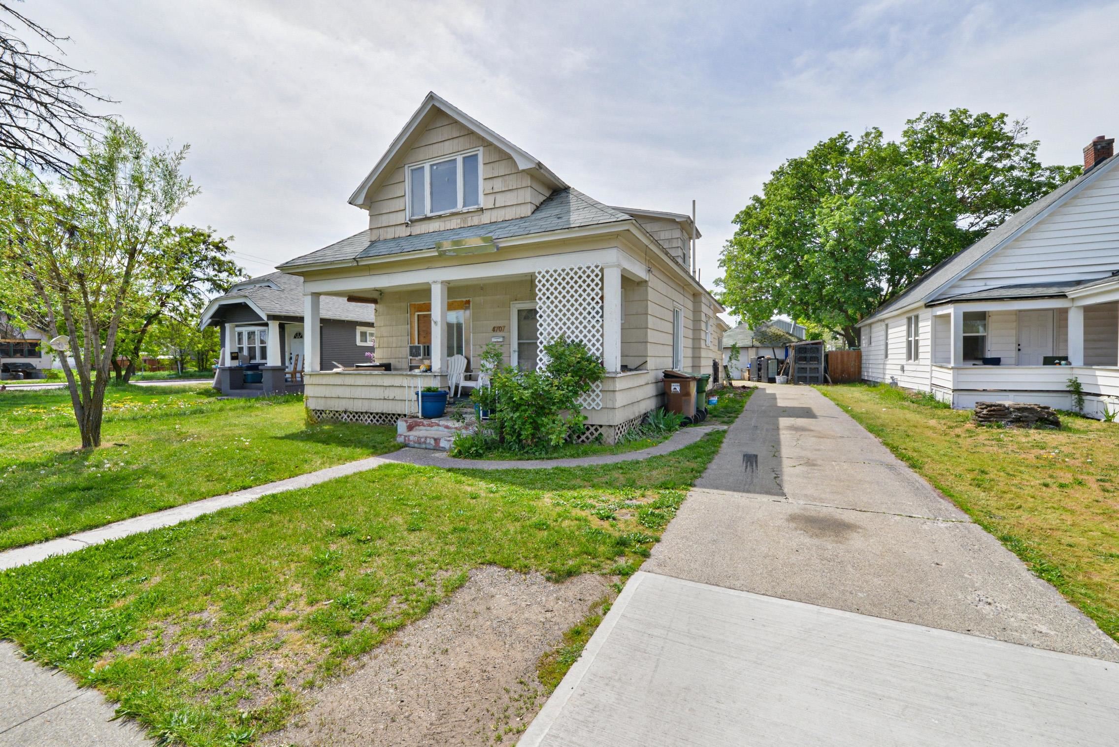4707 N Regal St - Photo 2