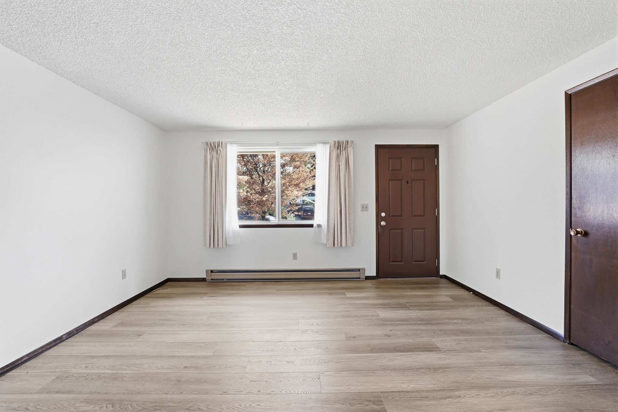 3811 E Hartson Ave - Photo 3