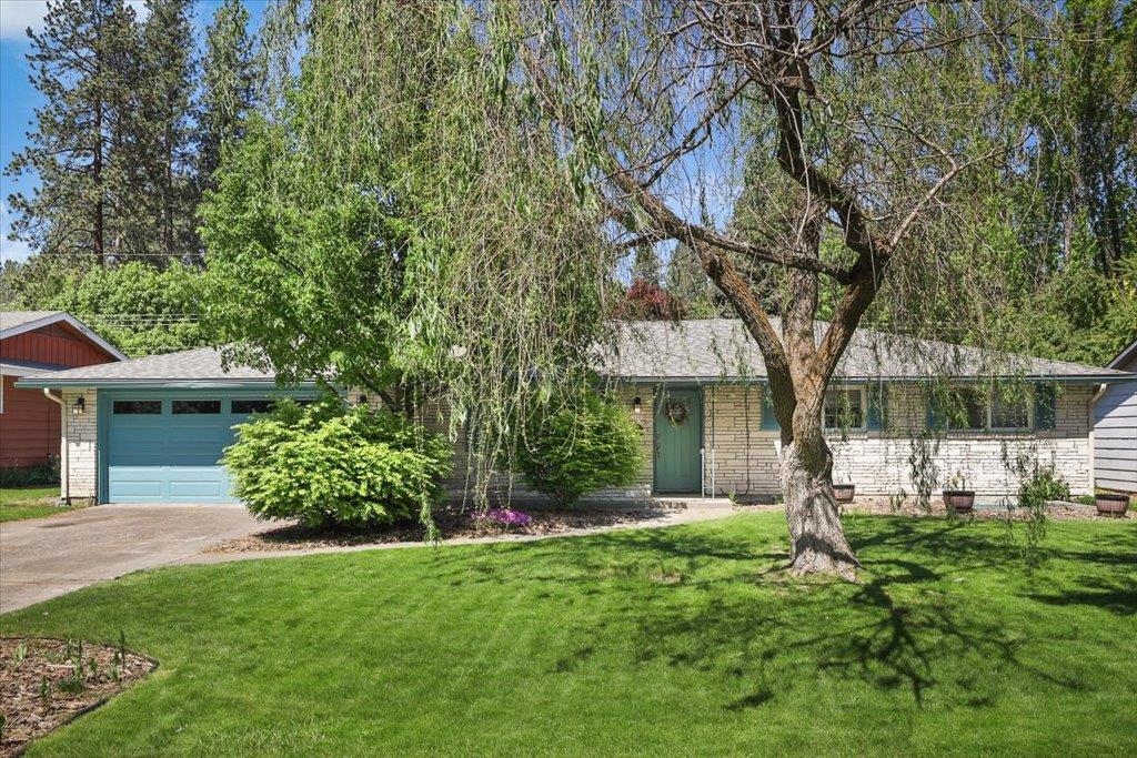 11205 E 22nd Ave - Photo 1