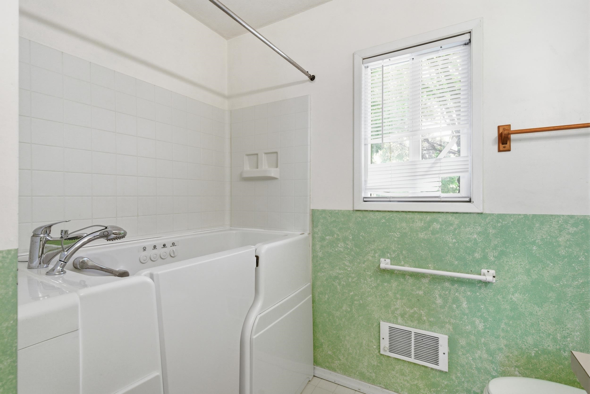 820 W Spruce St - Photo 14
