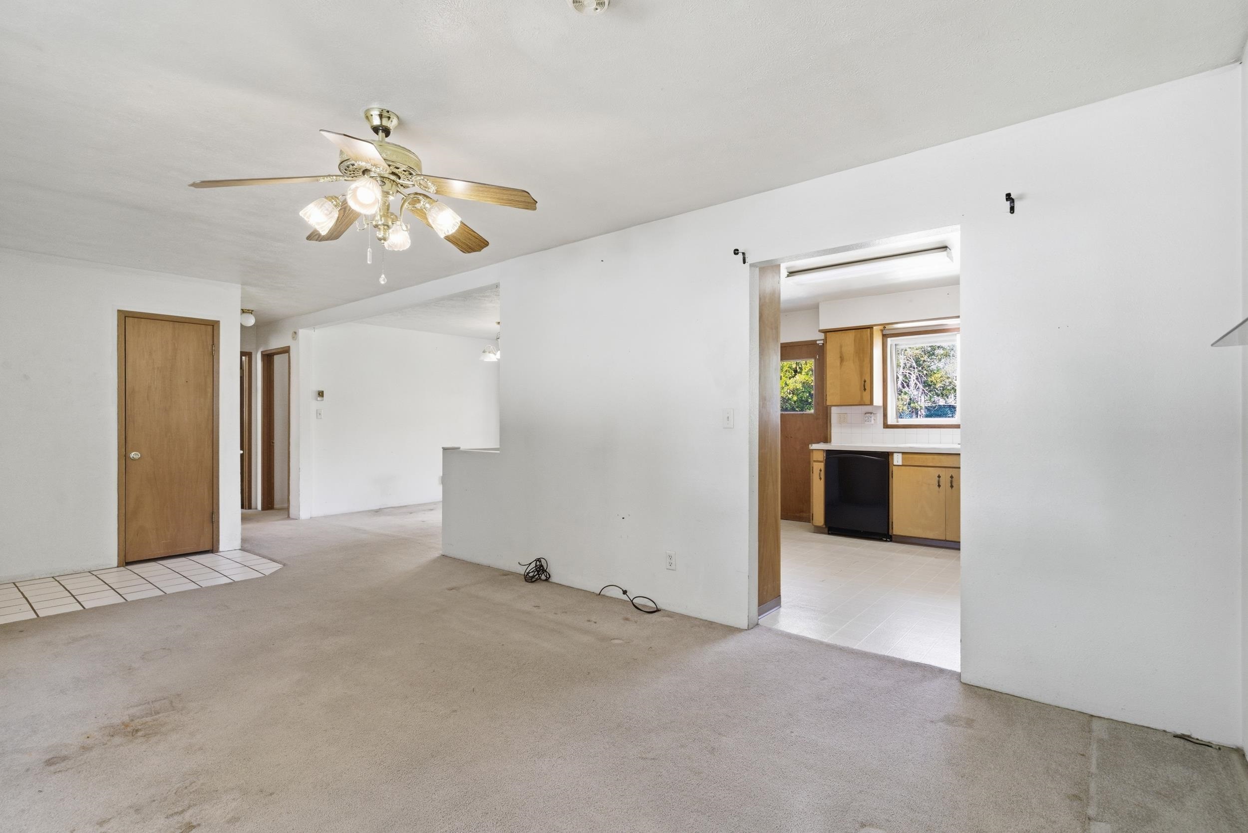 820 W Spruce St - Photo 5