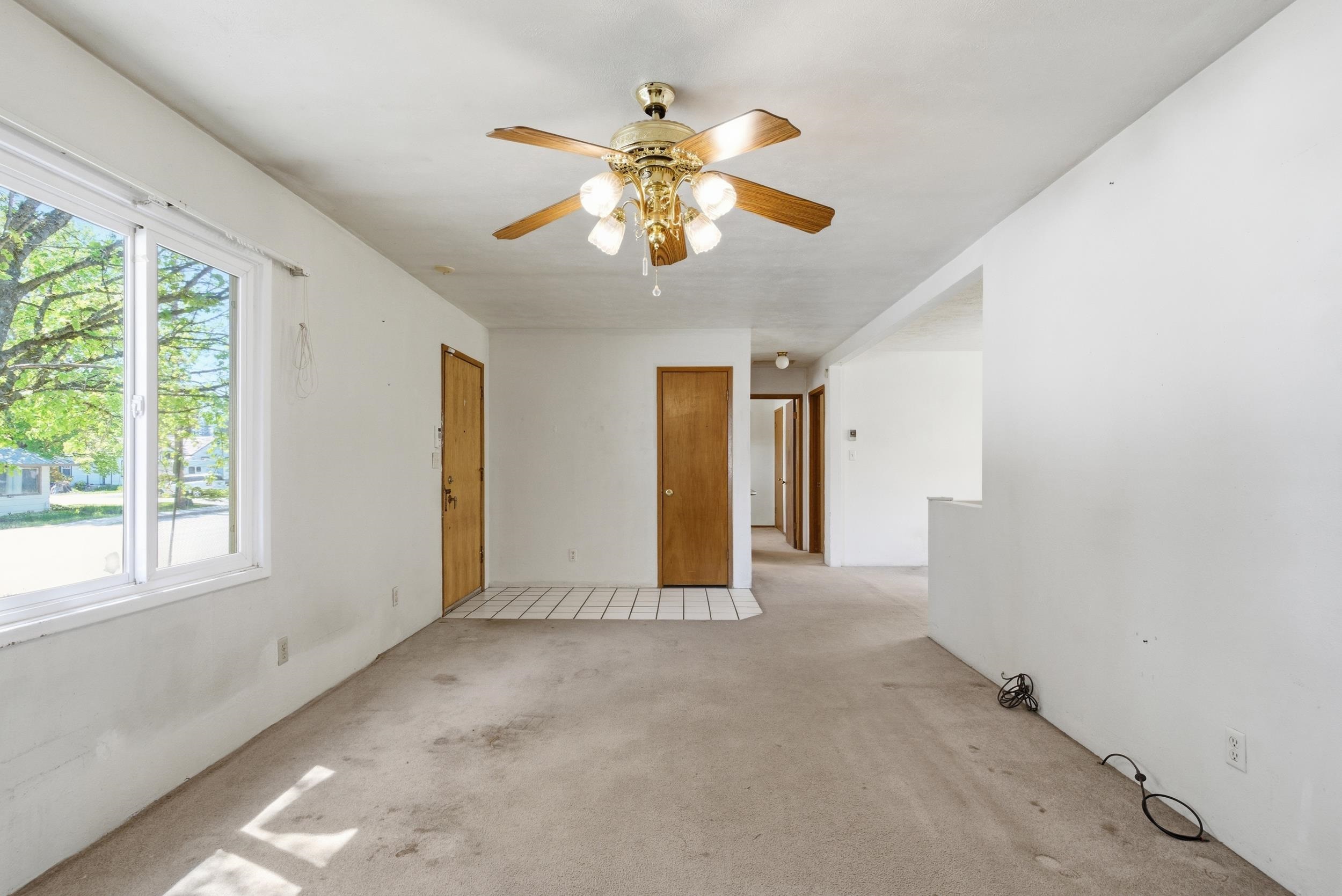 820 W Spruce St - Photo 6