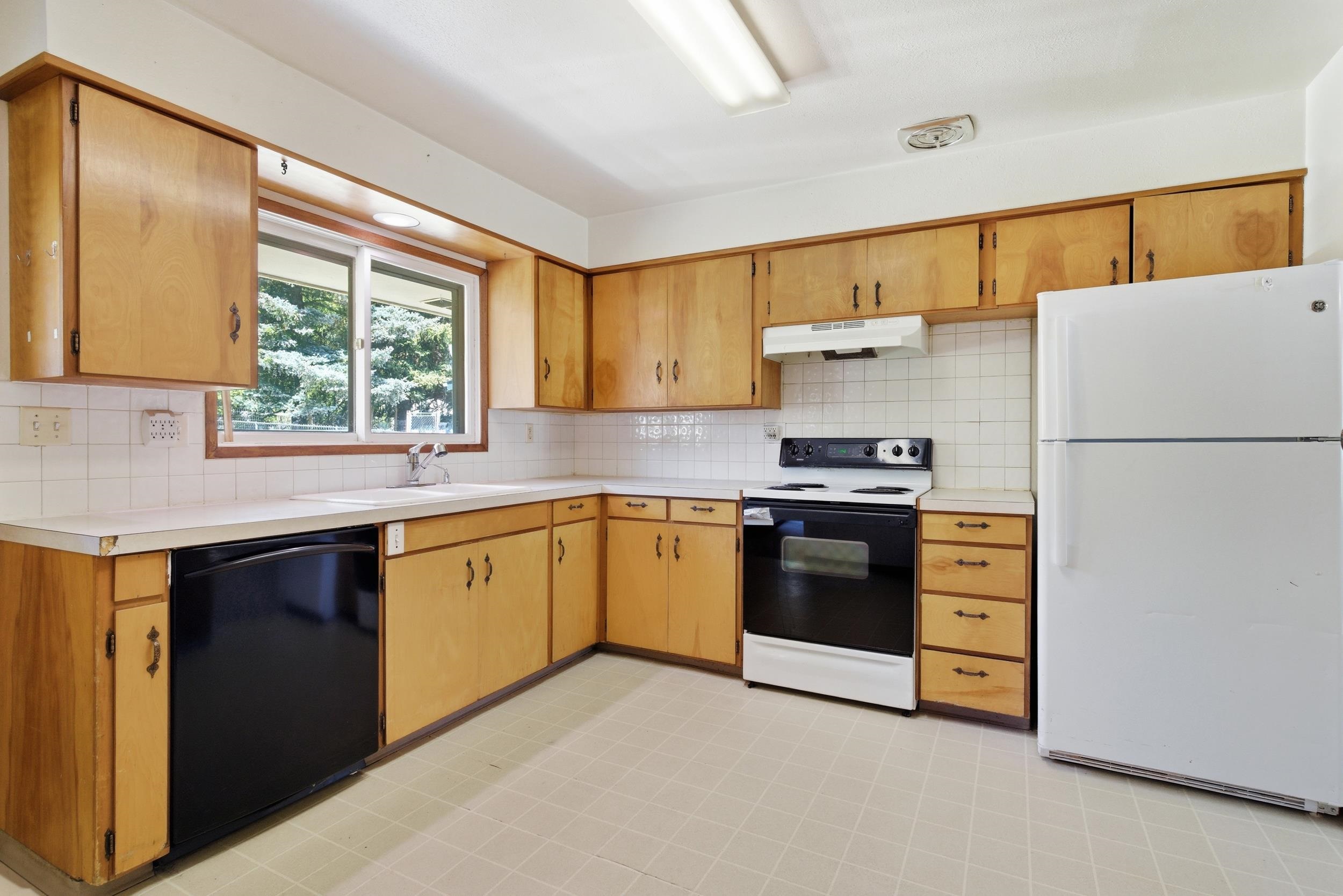 820 W Spruce St - Photo 8