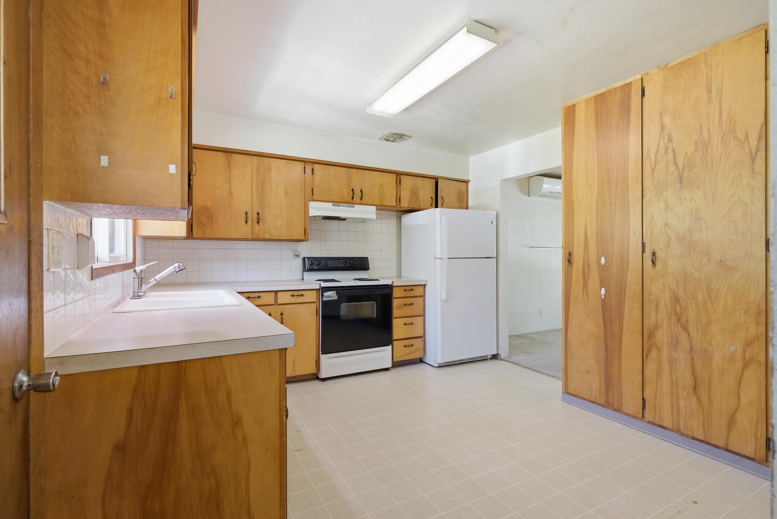 820 W Spruce St - Photo 9