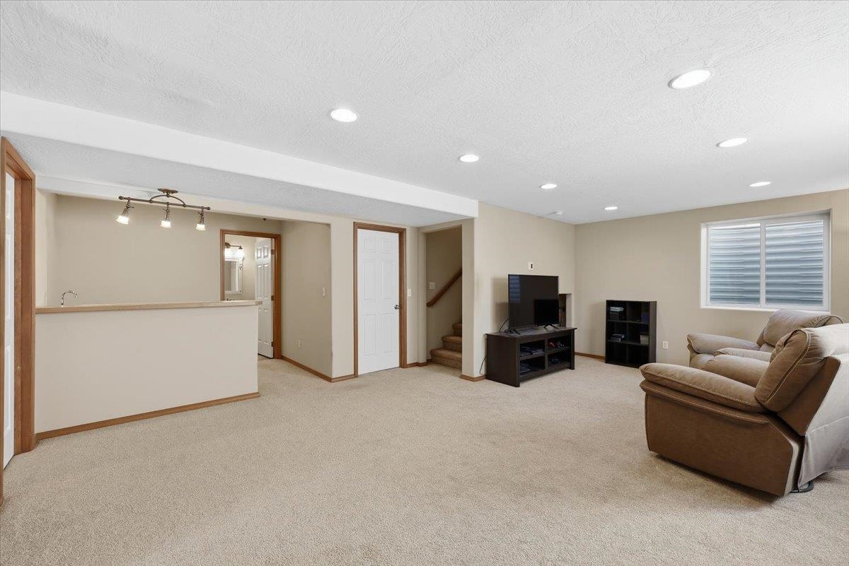 18115 E 11th Ave Ave - Photo 24