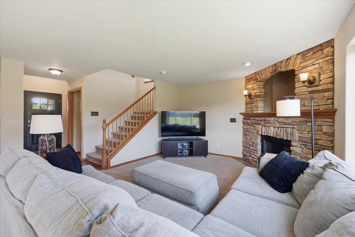 18115 E 11th Ave Ave - Photo 6