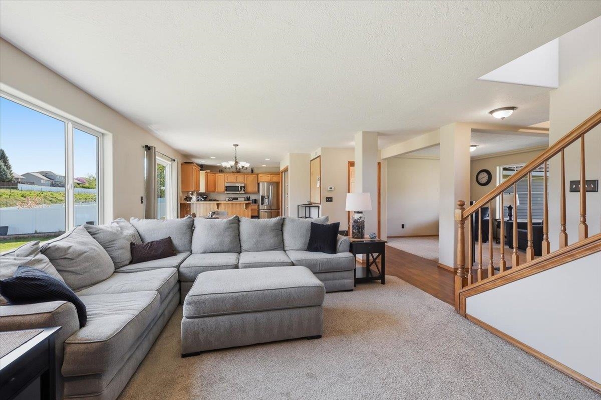 18115 E 11th Ave Ave - Photo 7